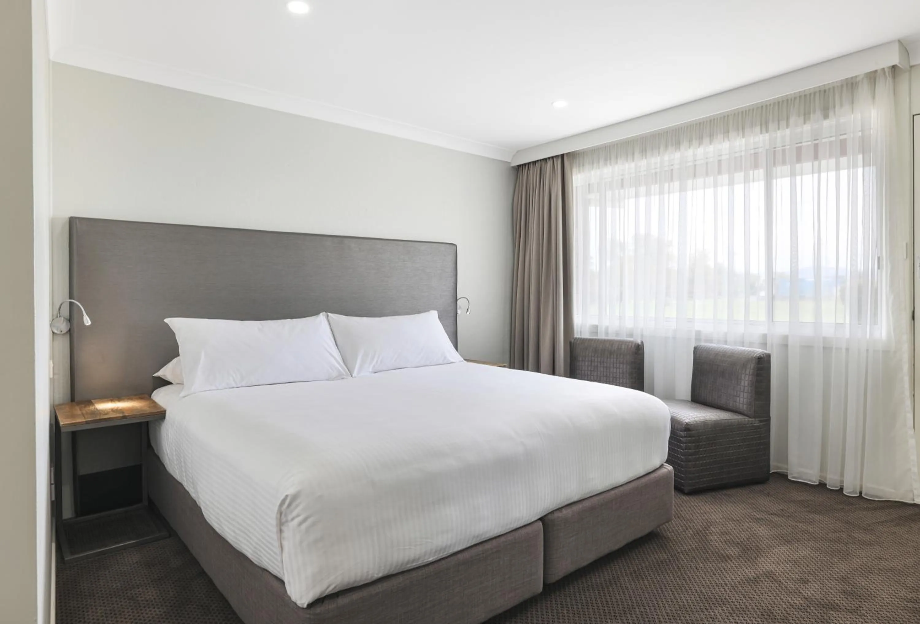 Photo of the whole room, Bed in The Duck Inn Apartments