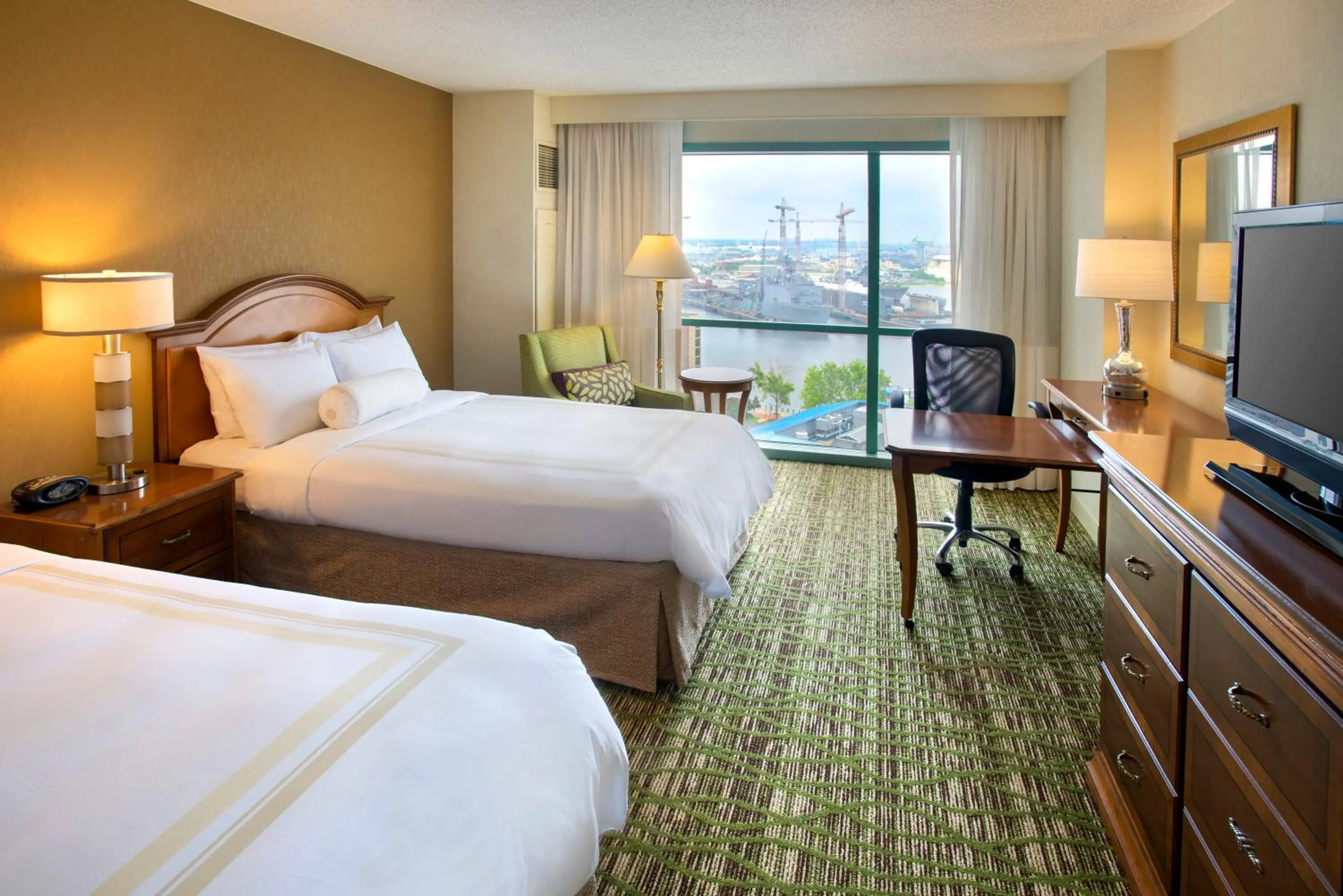 Bedroom, Bed in Norfolk Waterside Marriott