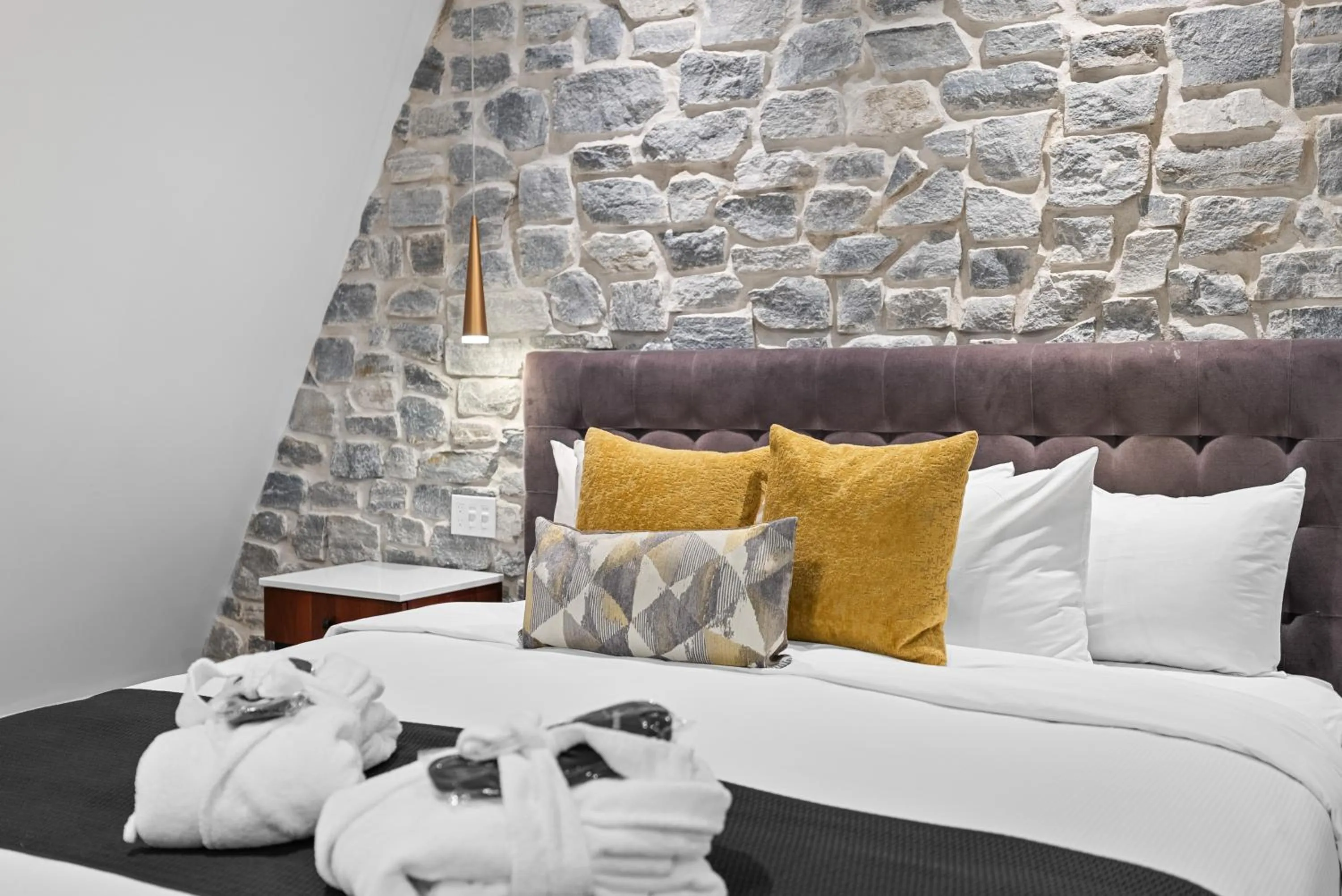 Bedroom, Bed in Hotel Manoir D'Auteuil - Par Aneyro