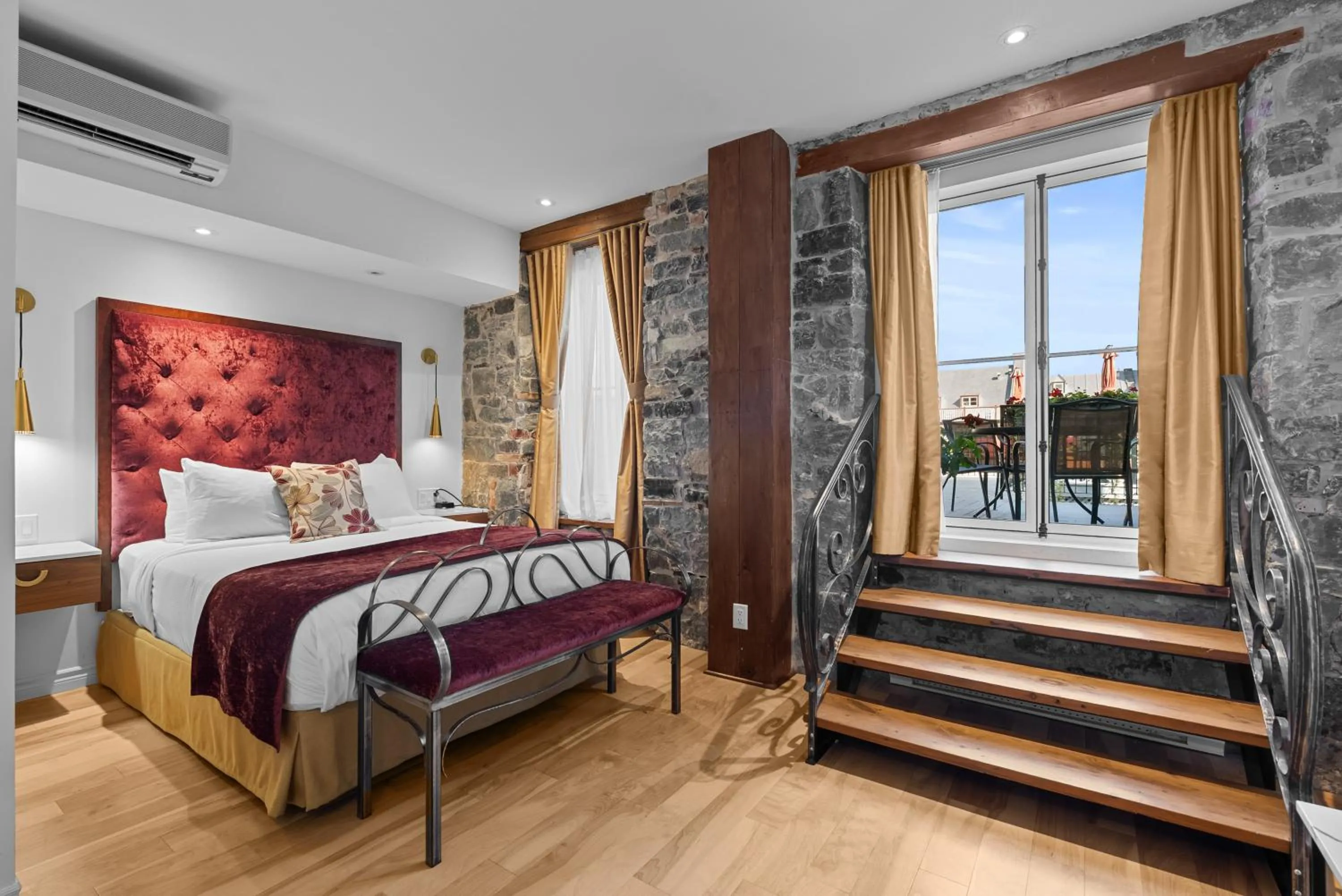 Bedroom, Bed in Hotel Manoir D'Auteuil - Par Aneyro