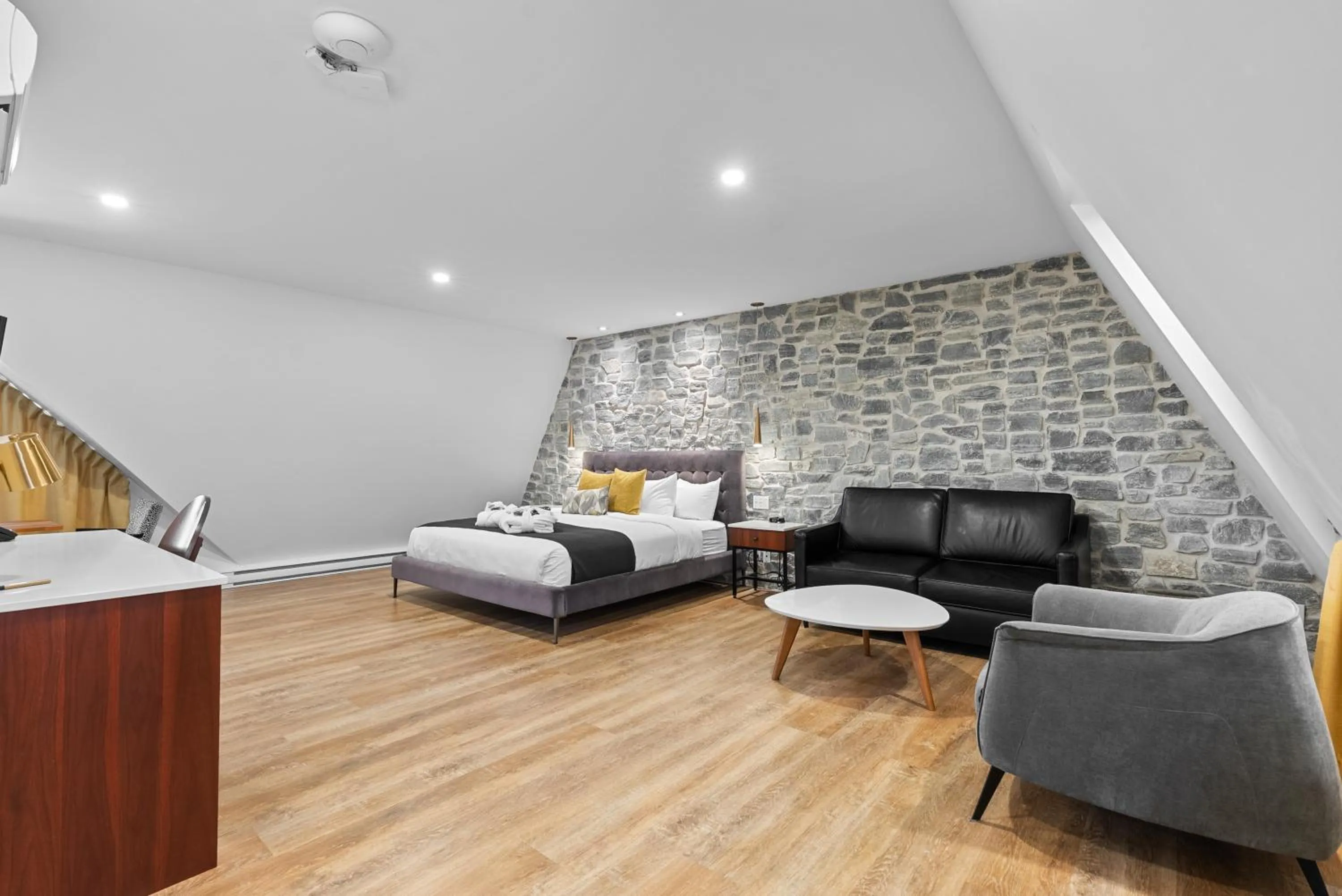Living room in Hotel Manoir D'Auteuil - Par Aneyro