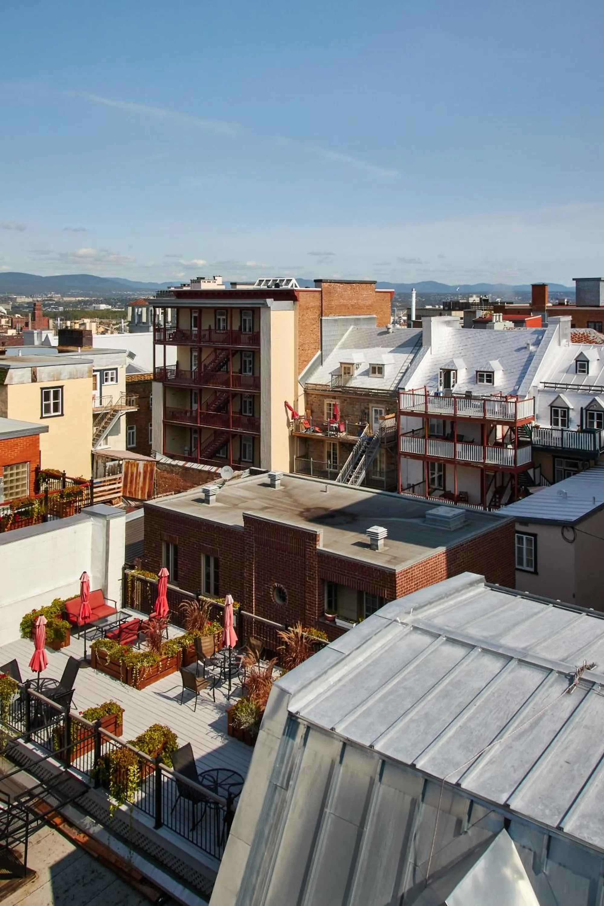 City view in Hotel Manoir D'Auteuil - Par Aneyro