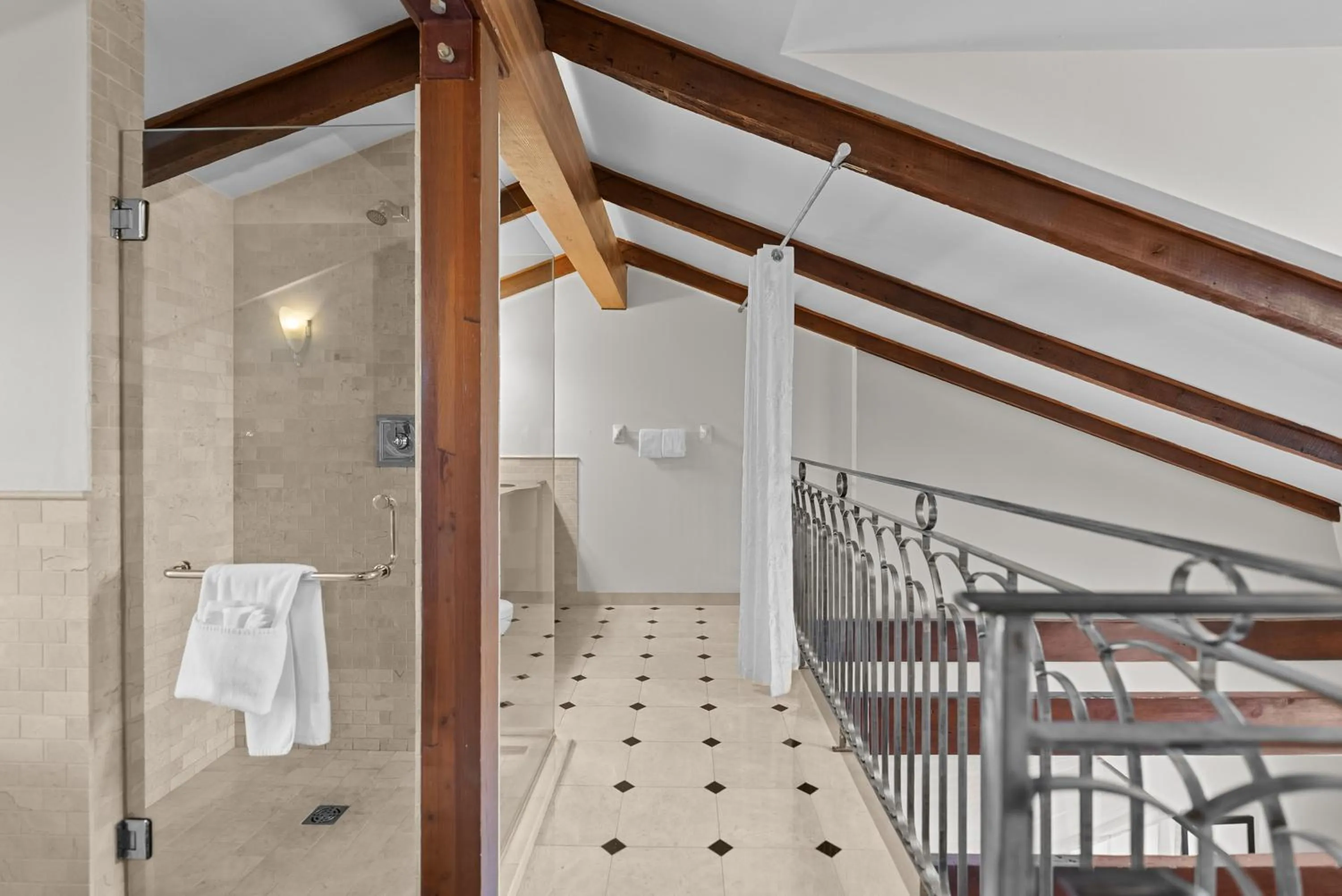 Bathroom in Hotel Manoir D'Auteuil - Par Aneyro