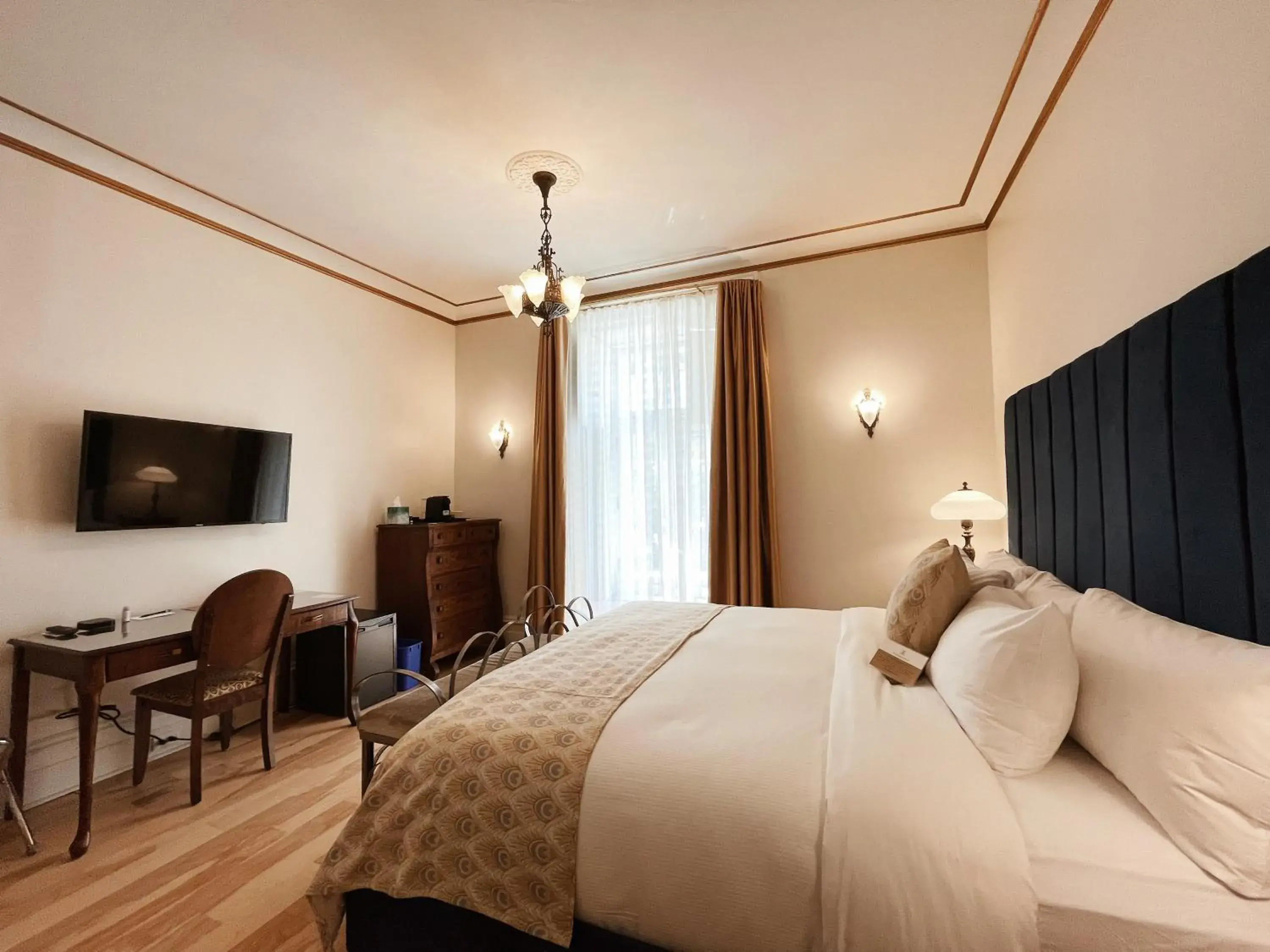 King Room in Hotel Manoir D'Auteuil - Par Aneyro King Room in Hotel Manoir D'Auteuil - Par Aneyro