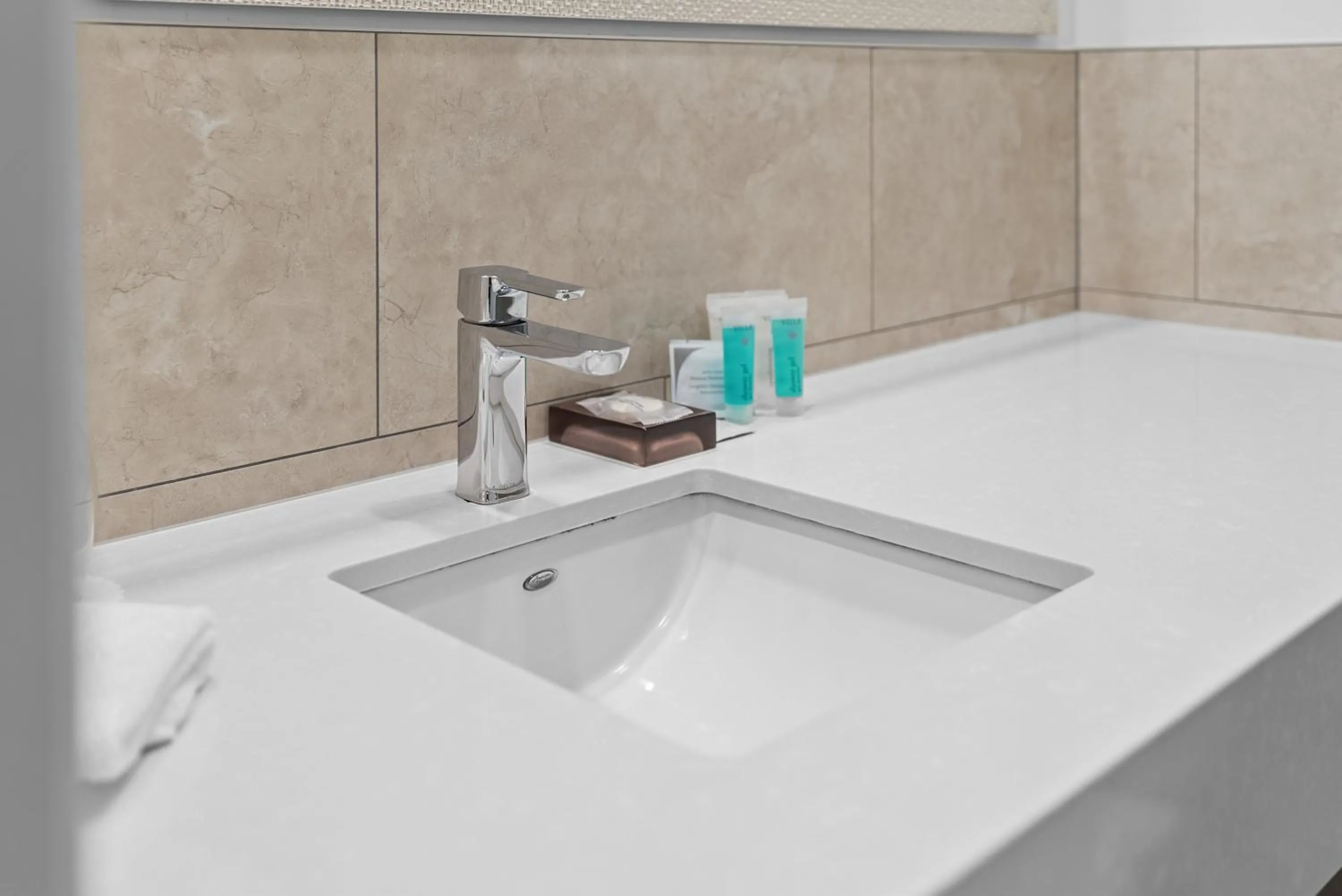 Bathroom in Hotel Manoir D'Auteuil - Par Aneyro