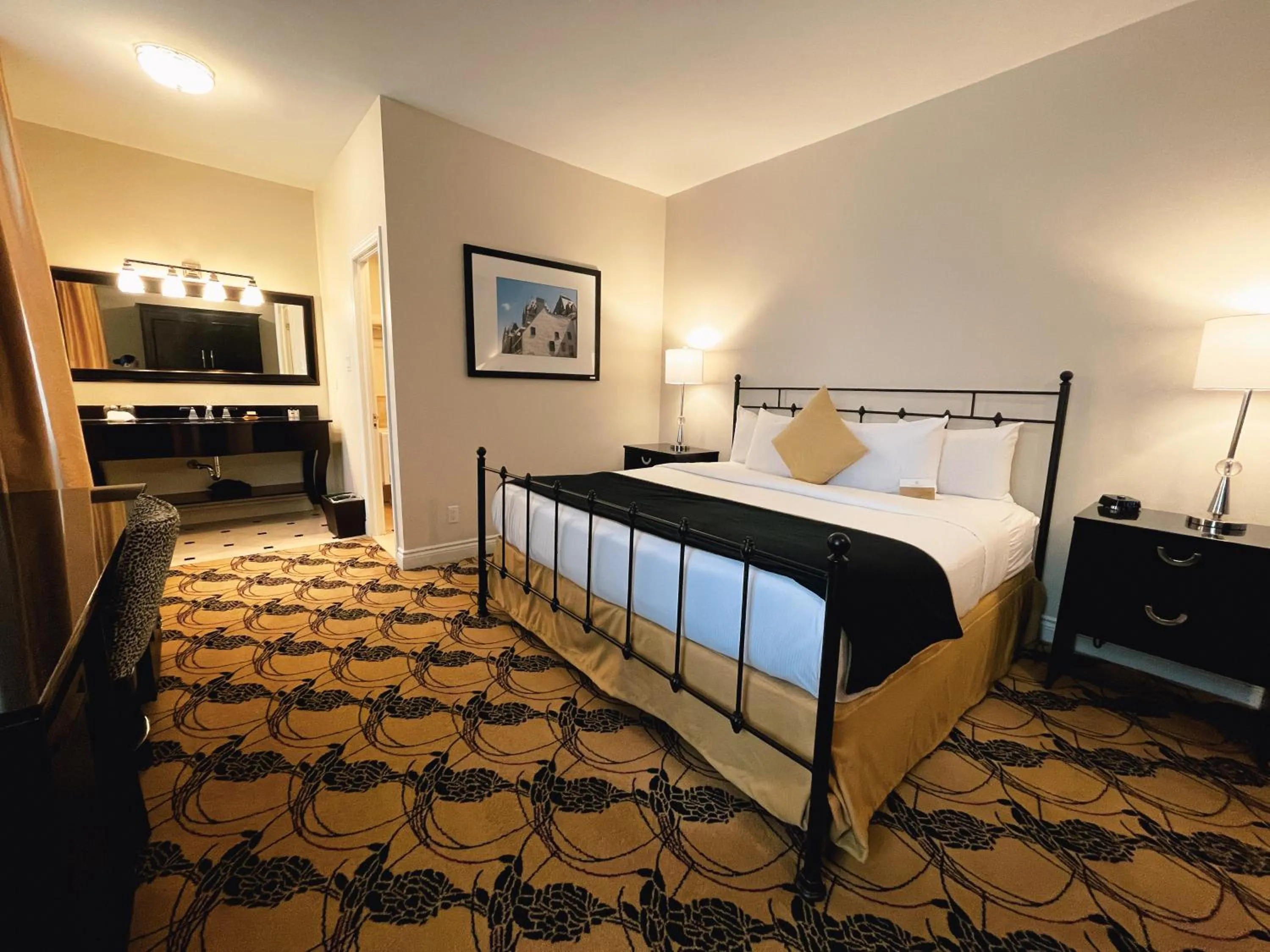 Bed in Hotel Manoir D'Auteuil - Par Aneyro