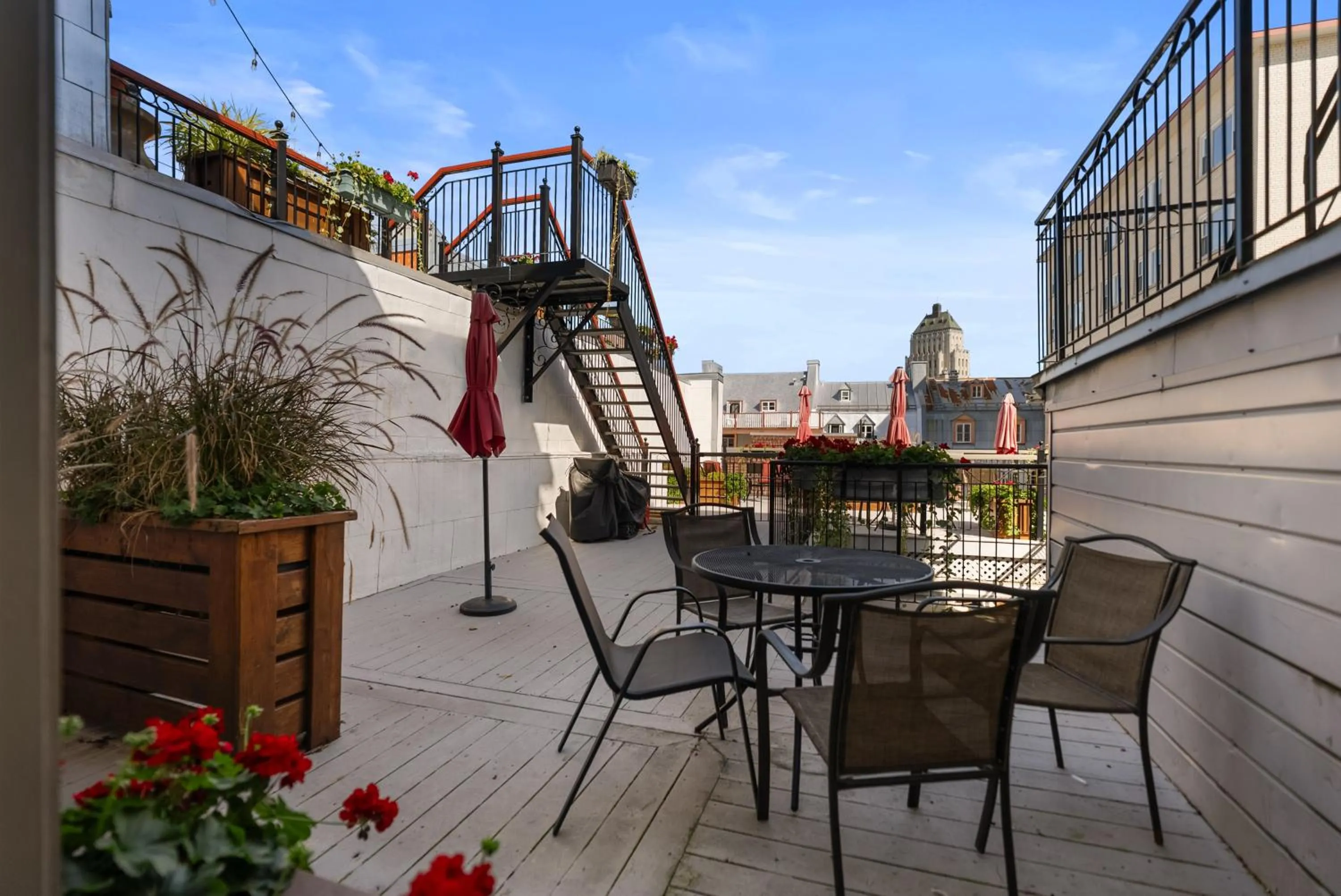 Balcony/Terrace in Hotel Manoir D'Auteuil - Par Aneyro