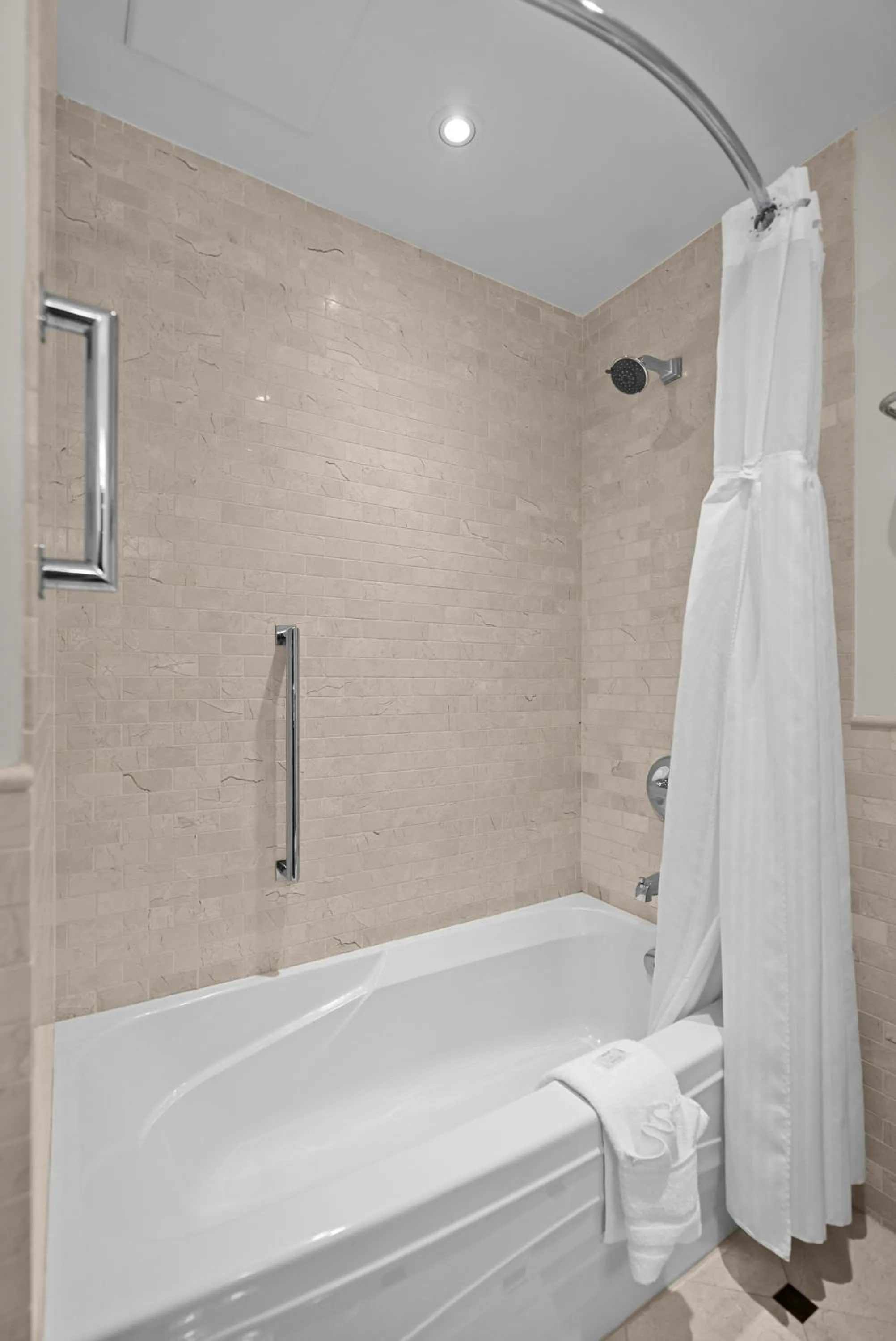 Bathroom in Hotel Manoir D'Auteuil - Par Aneyro