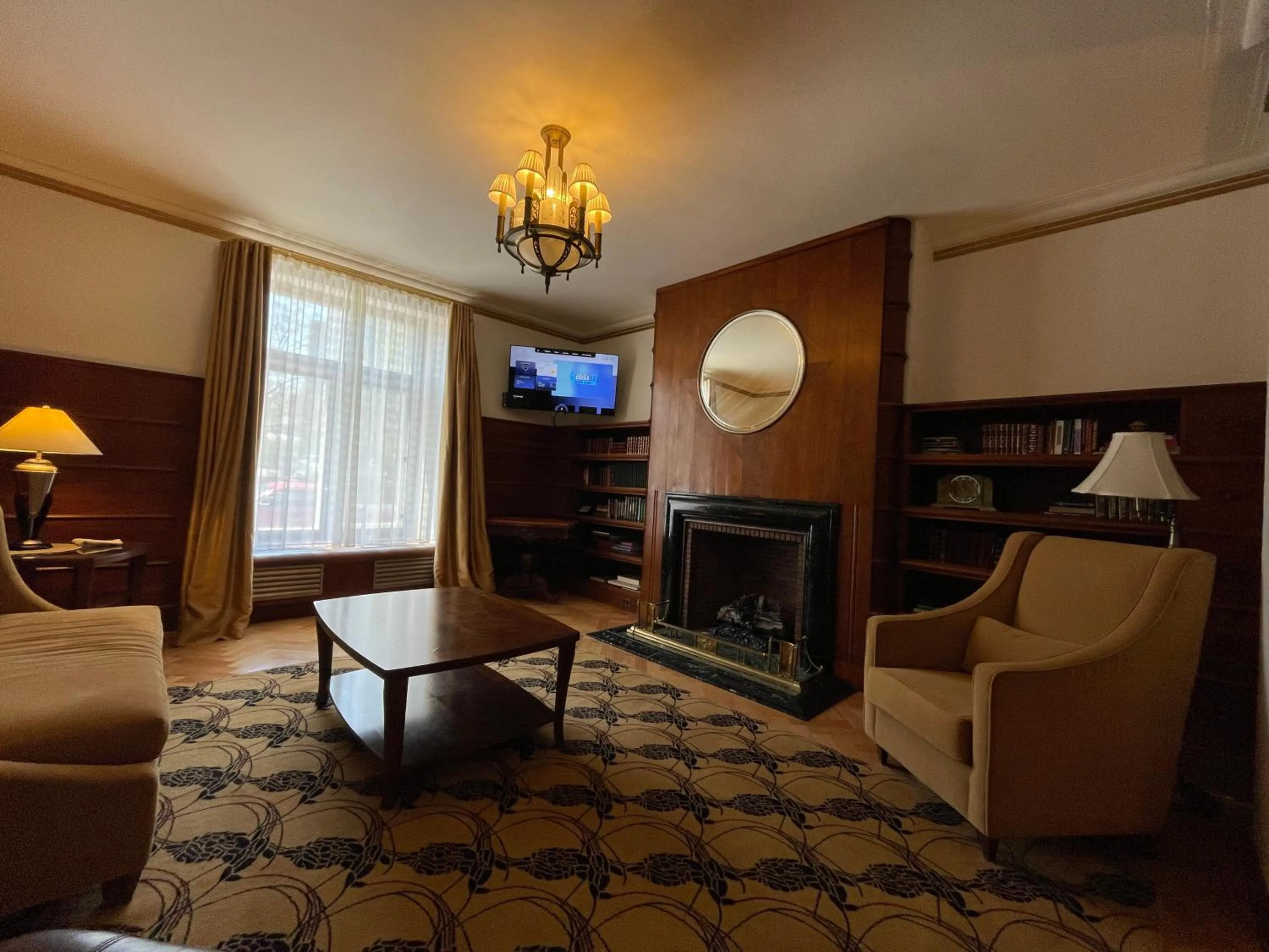 Living room in Hotel Manoir D'Auteuil - Par Aneyro