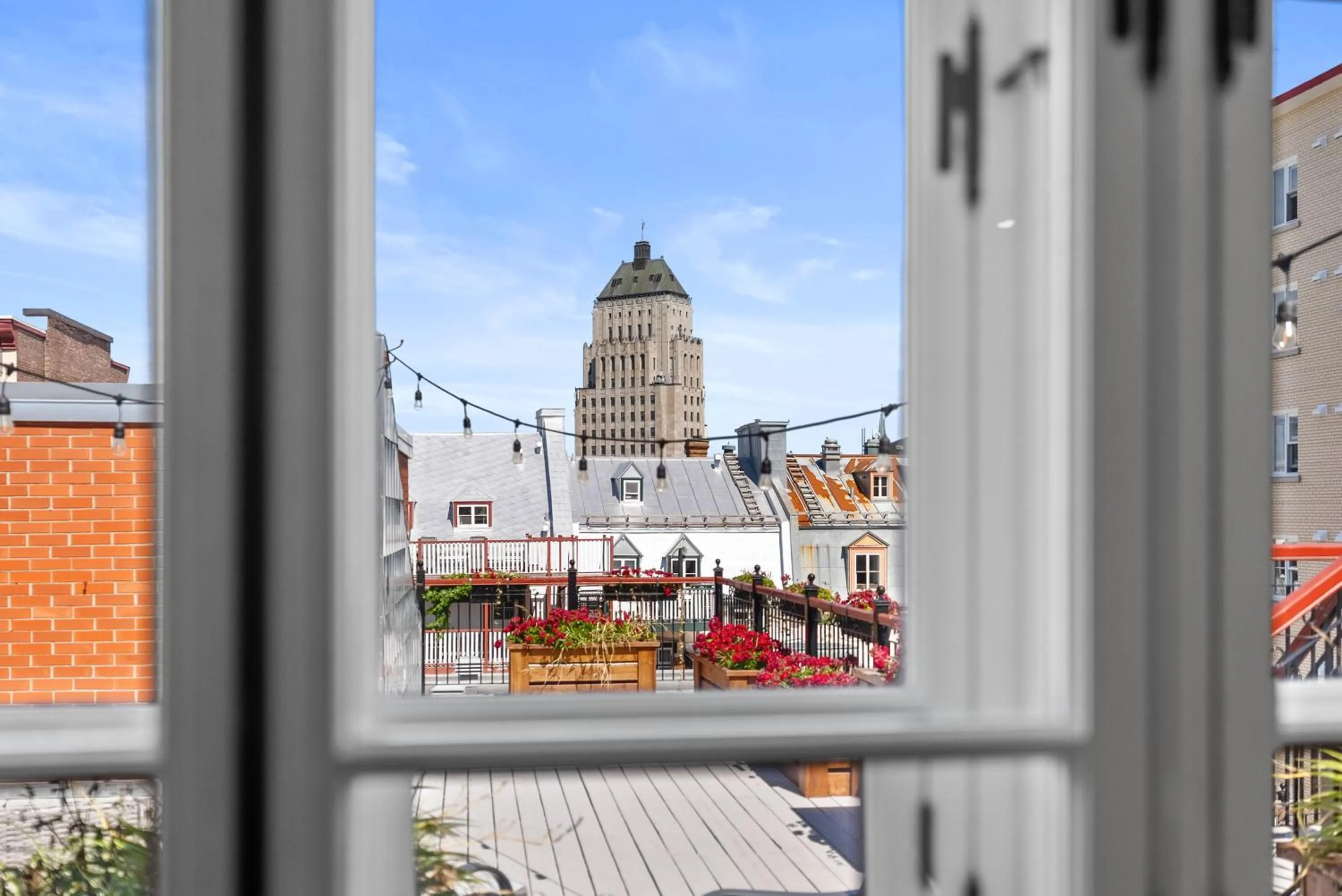 City view in Hotel Manoir D'Auteuil - Par Aneyro