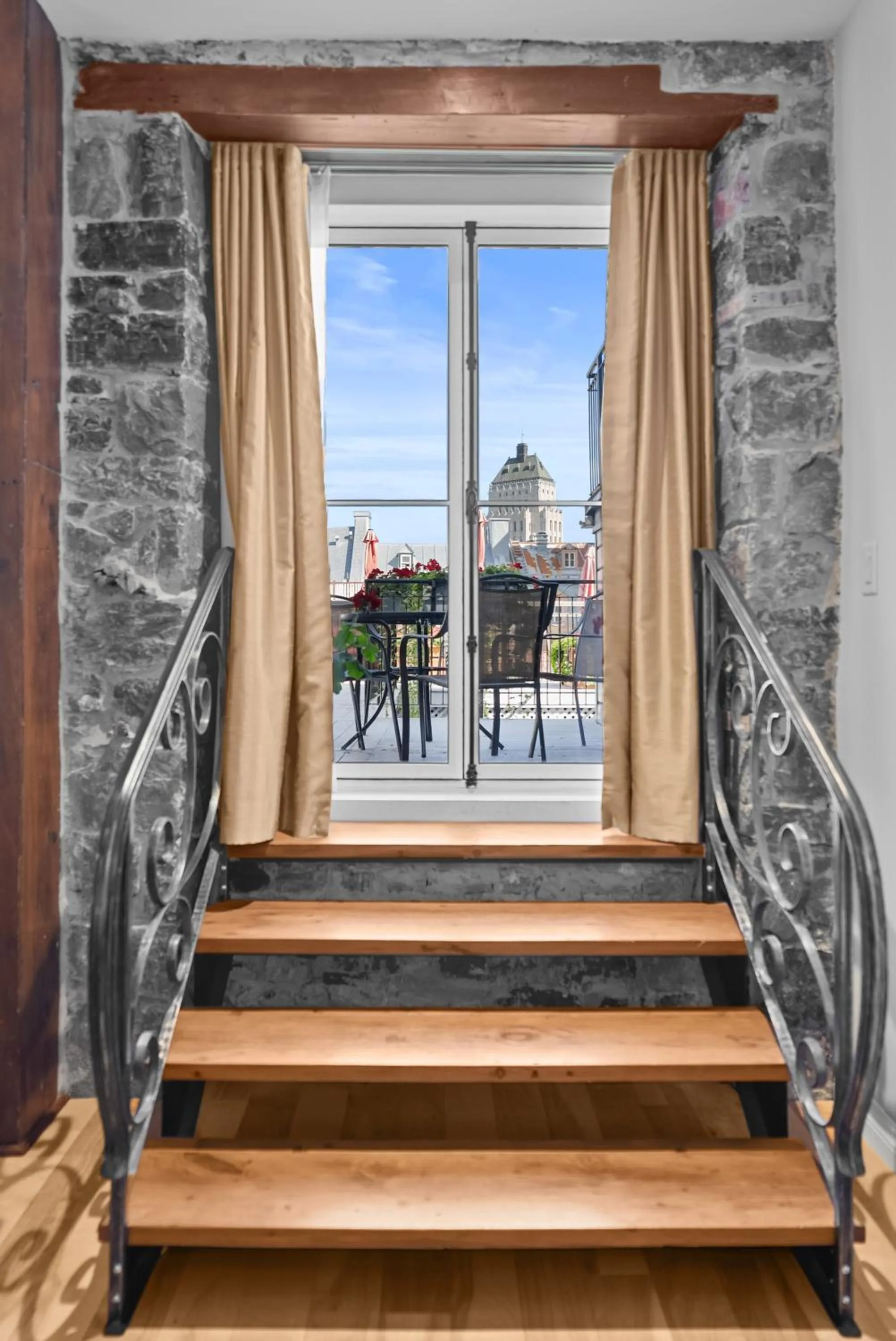 View (from property/room) in Hotel Manoir D'Auteuil - Par Aneyro