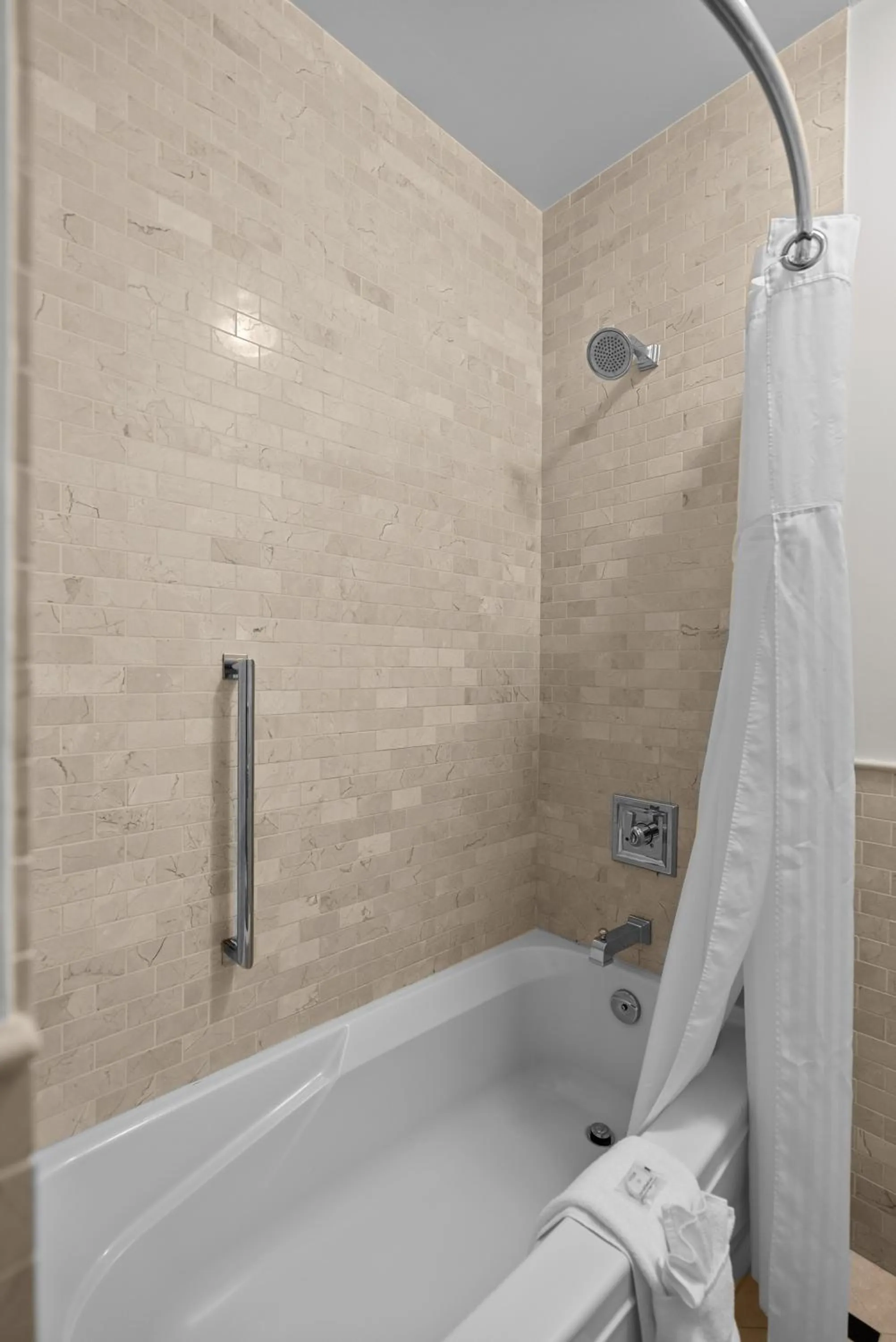 Bath in Hotel Manoir D'Auteuil - Par Aneyro