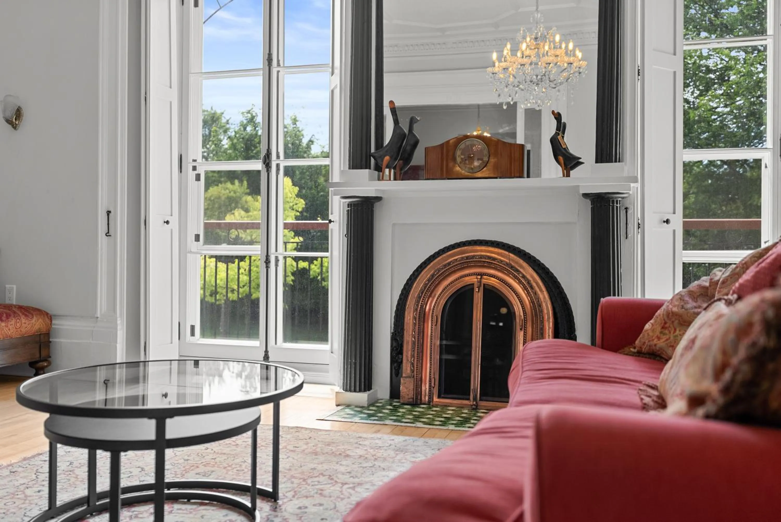 Seating area in Hotel Manoir D'Auteuil - Par Aneyro