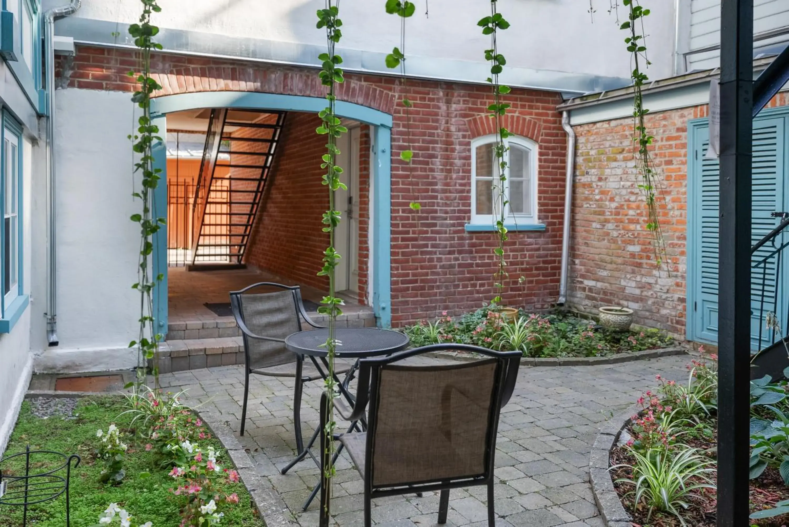 Deluxe Room in Hotel Manoir D'Auteuil - Par Aneyro Deluxe Room in Hotel Manoir D'Auteuil - Par Aneyro