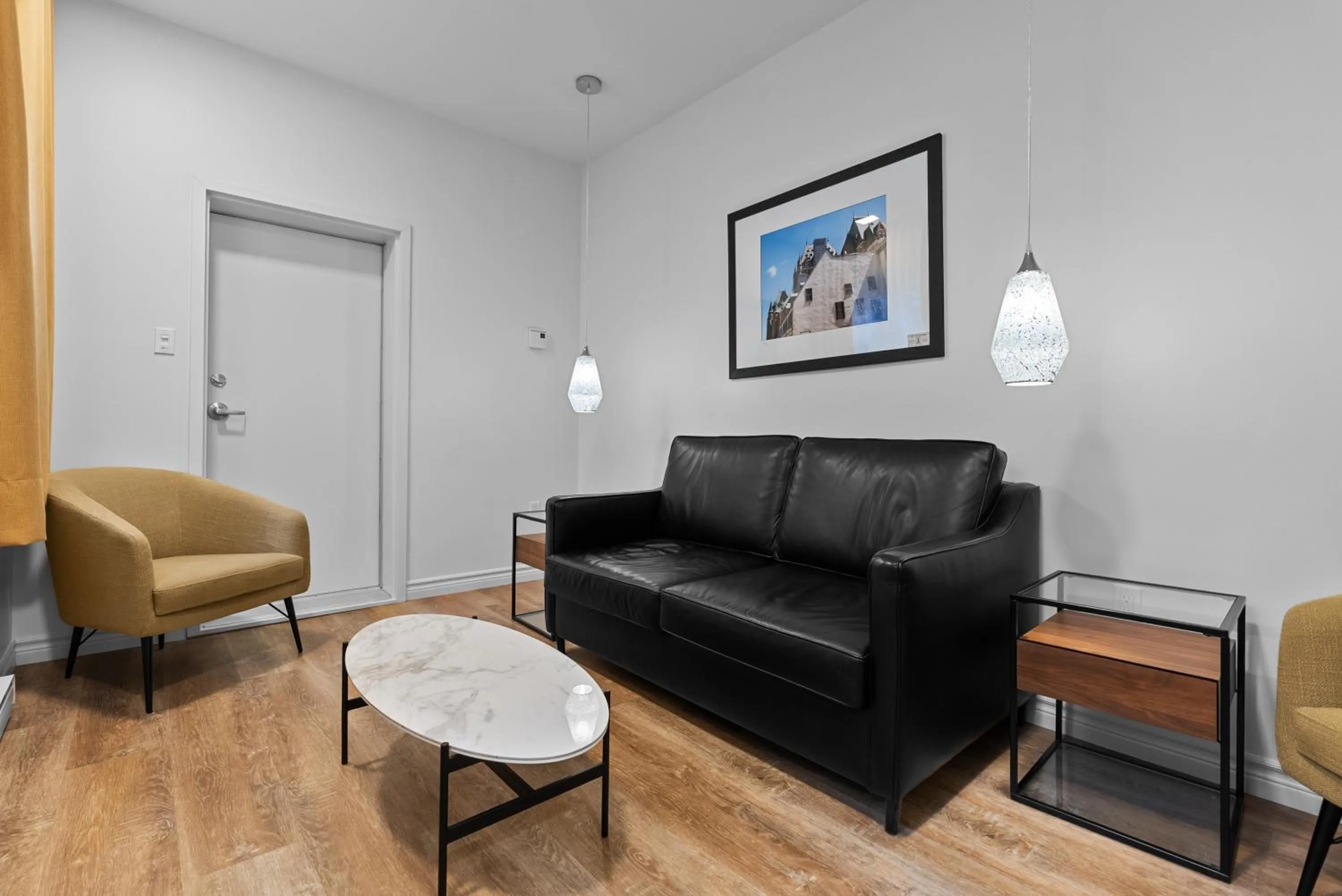 Seating area in Hotel Manoir D'Auteuil - Par Aneyro