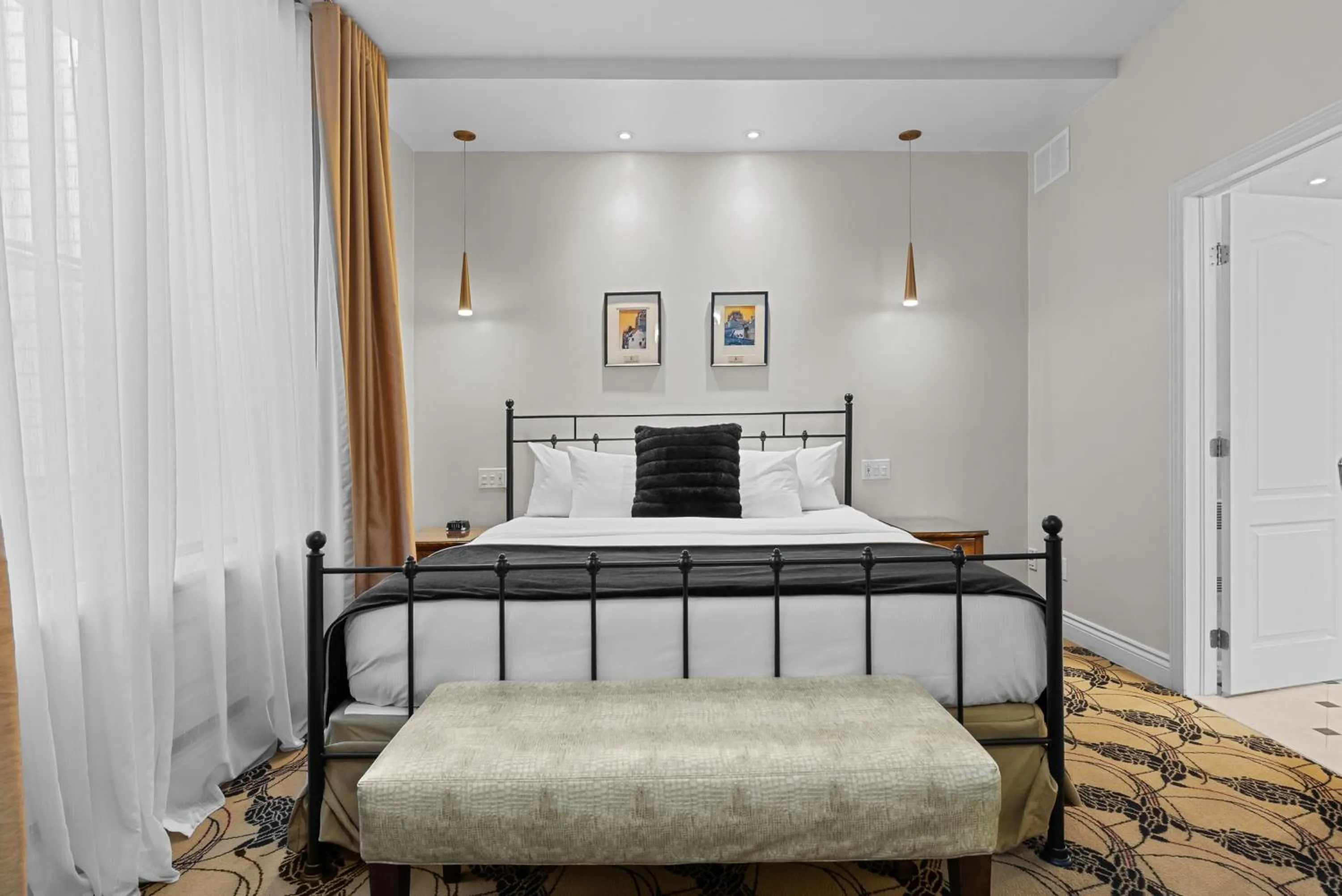 Bedroom, Bed in Hotel Manoir D'Auteuil - Par Aneyro