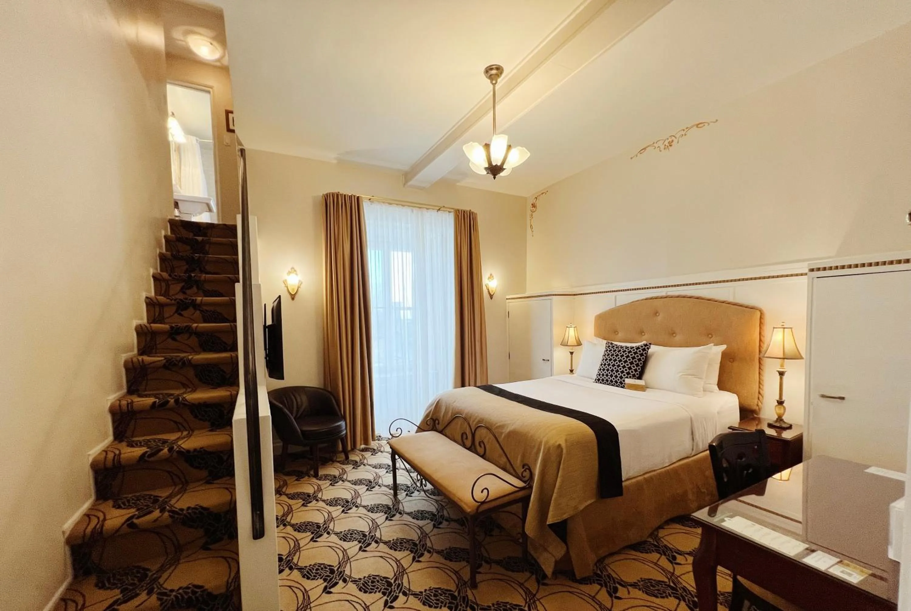 Bed in Hotel Manoir D'Auteuil - Par Aneyro