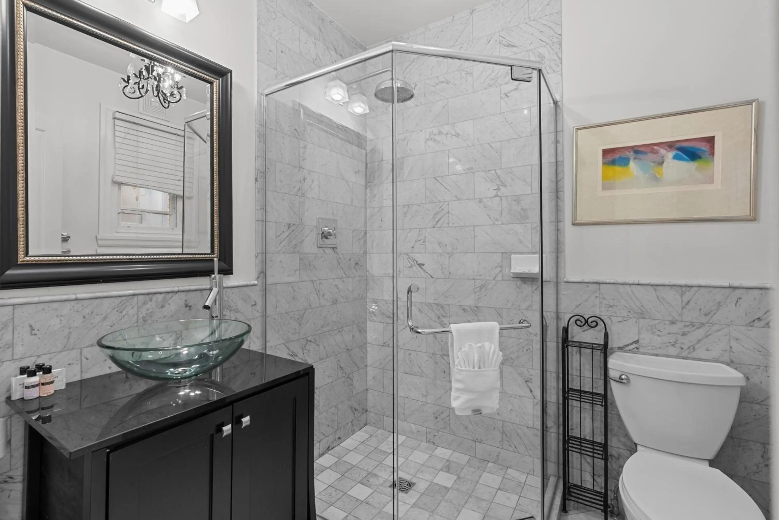 Bathroom in Hotel Manoir D'Auteuil - Par Aneyro