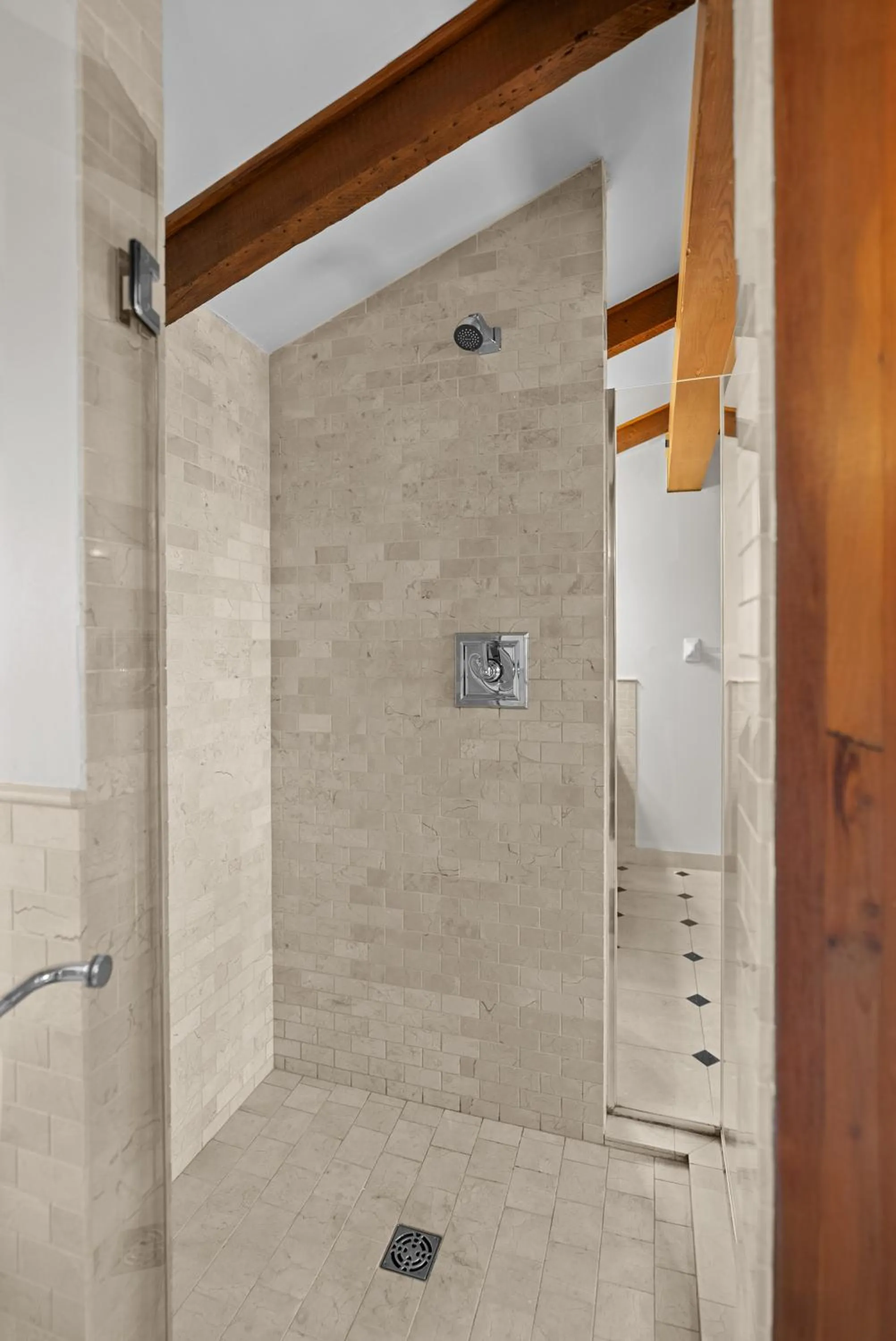 Bathroom in Hotel Manoir D'Auteuil - Par Aneyro