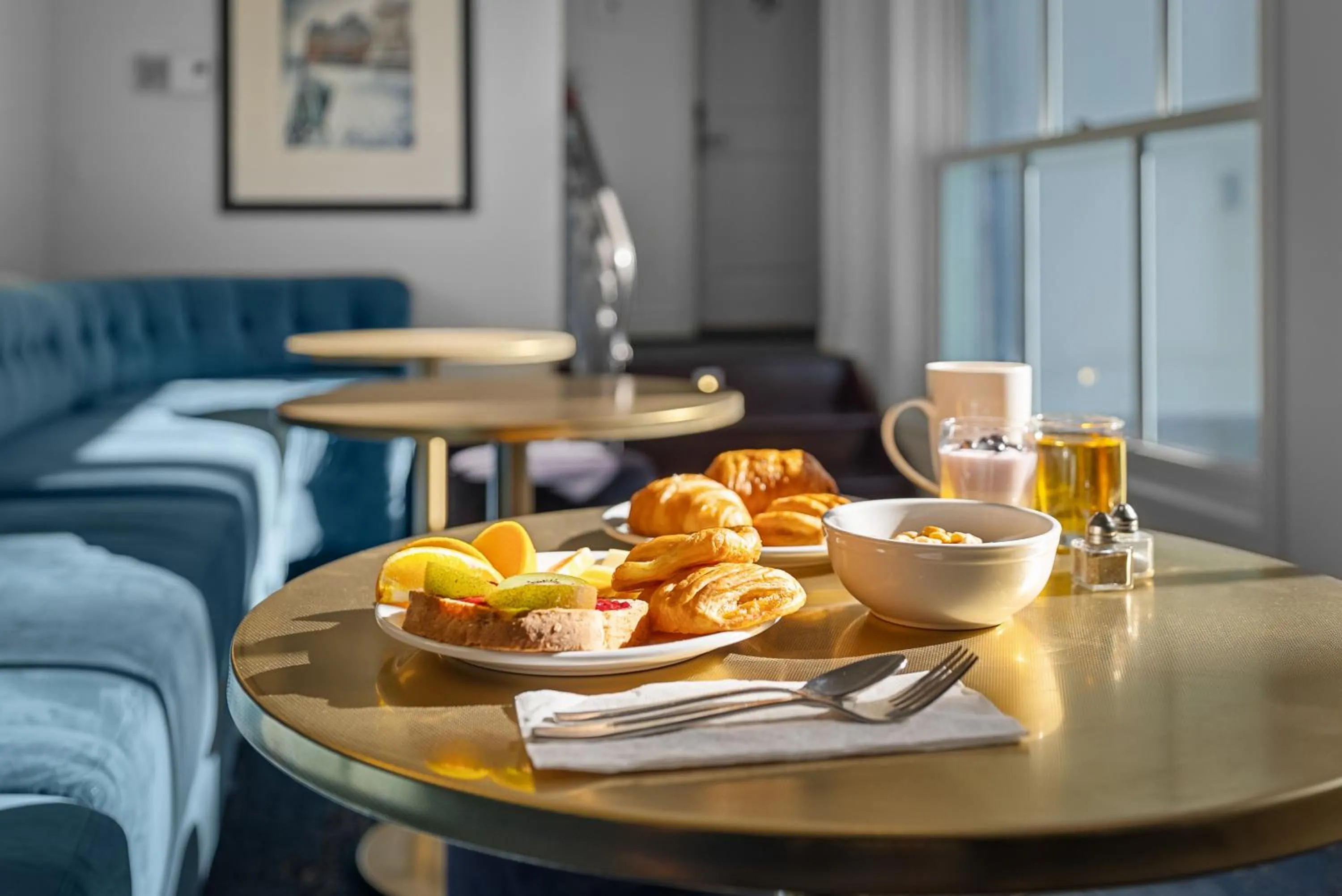 Buffet breakfast in Hotel Manoir D'Auteuil - Par Aneyro