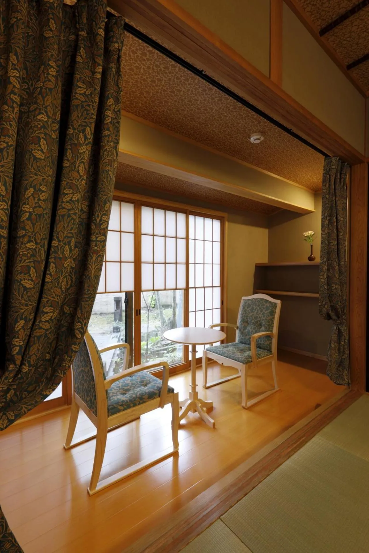 Photo of the whole room in Yufuin Souan Kosumosu