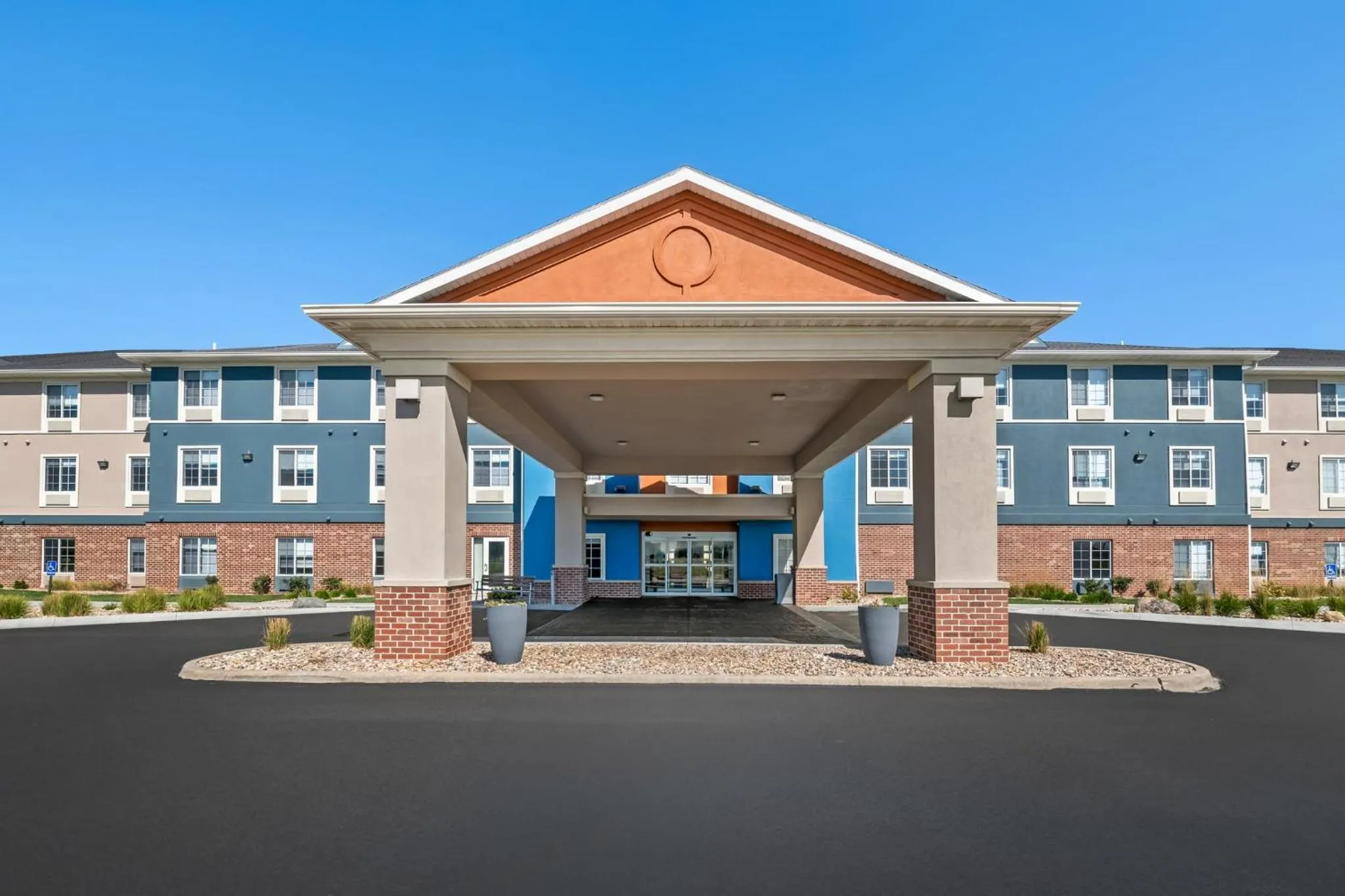 Property building in Holiday Inn Express Hotel & Suites Council Bluffs - Convention Center Area by IHG