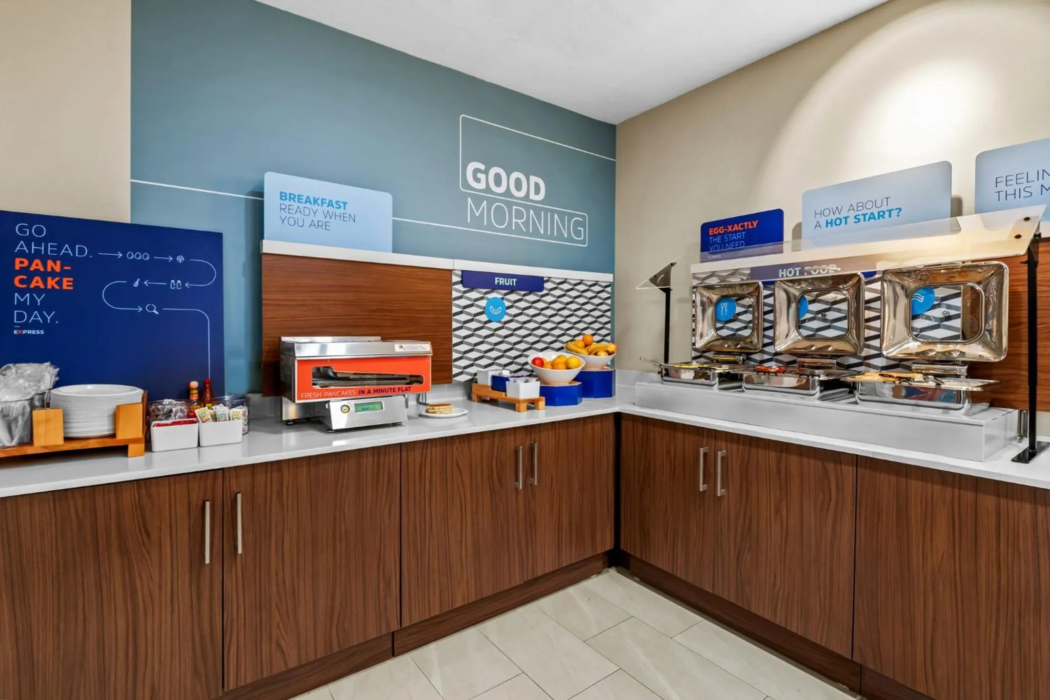 Breakfast in Holiday Inn Express Hotel & Suites Council Bluffs - Convention Center Area by IHG