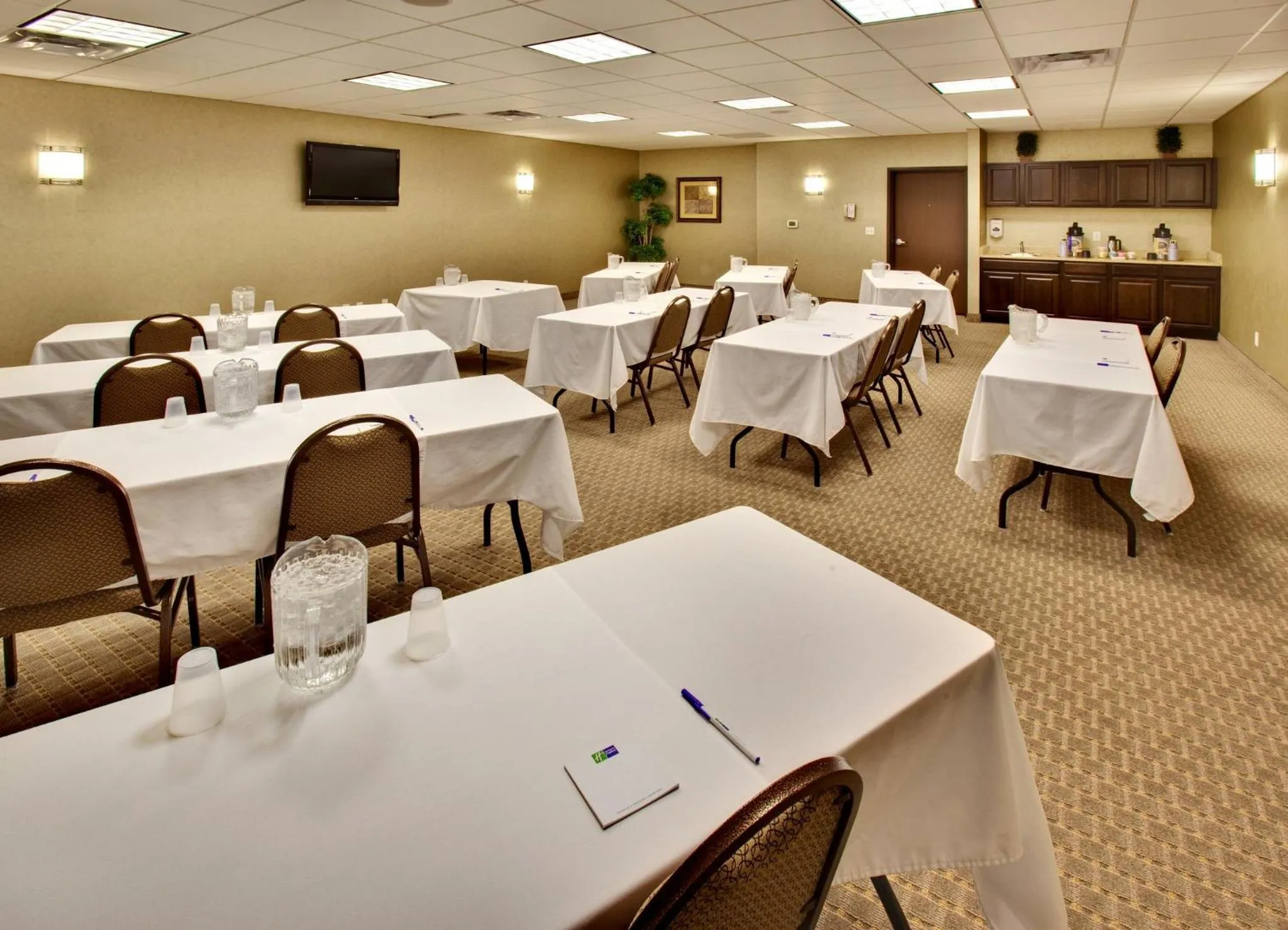 Meeting/conference room in Holiday Inn Express Hotel & Suites Council Bluffs - Convention Center Area by IHG
