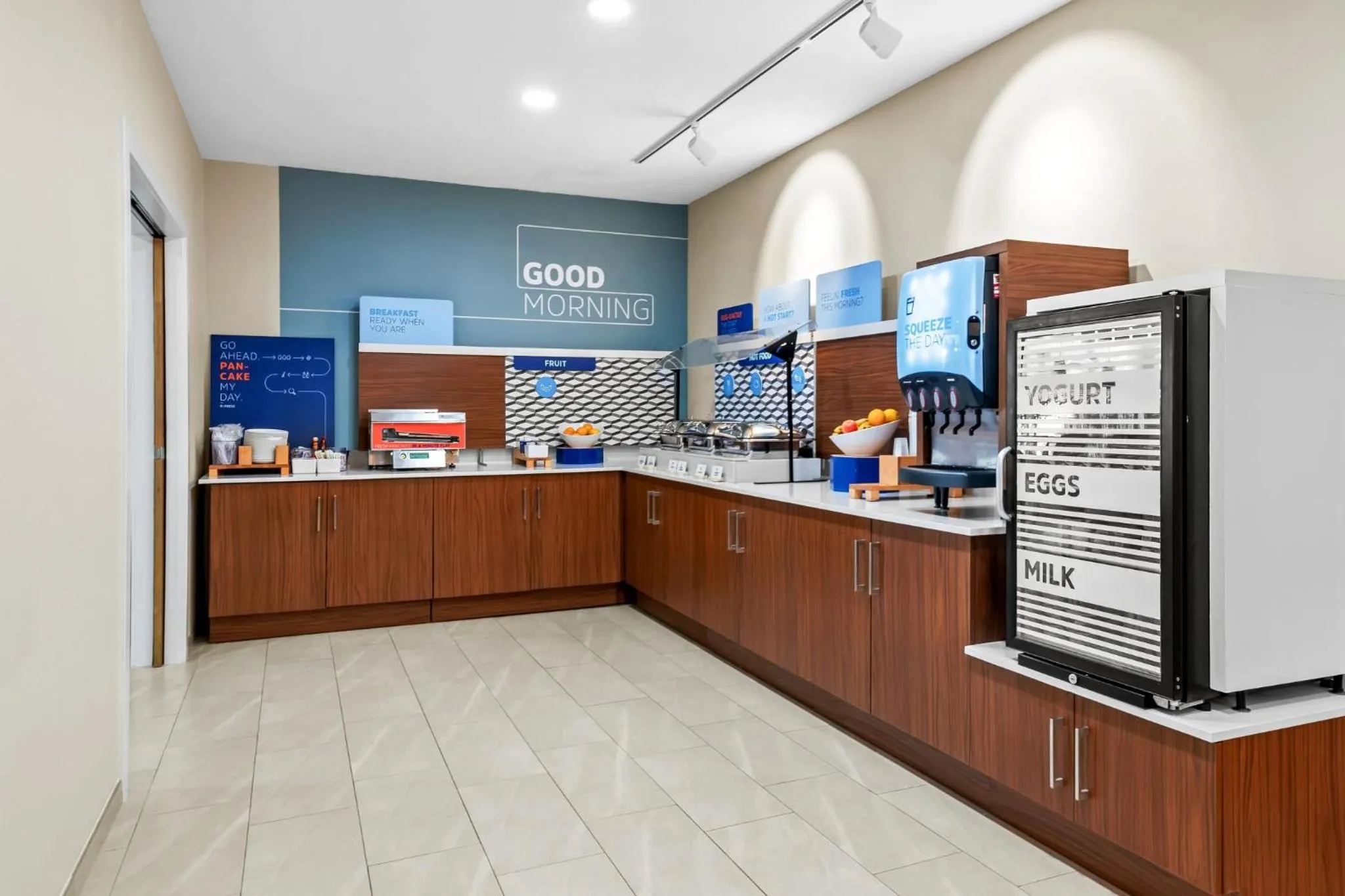 Breakfast in Holiday Inn Express Hotel & Suites Council Bluffs - Convention Center Area by IHG