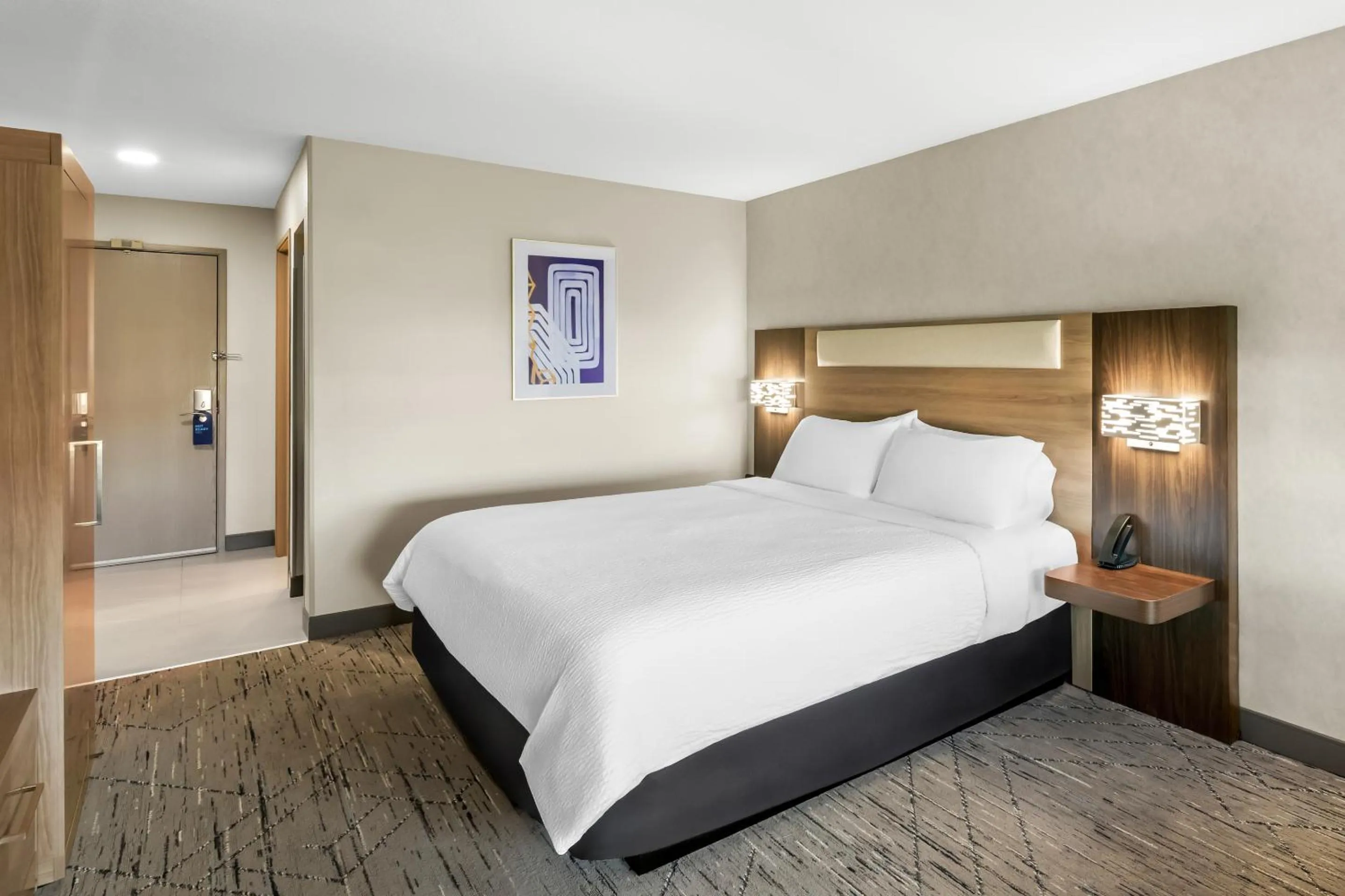 Bedroom, Bed in Holiday Inn Express Hotel & Suites Council Bluffs - Convention Center Area by IHG