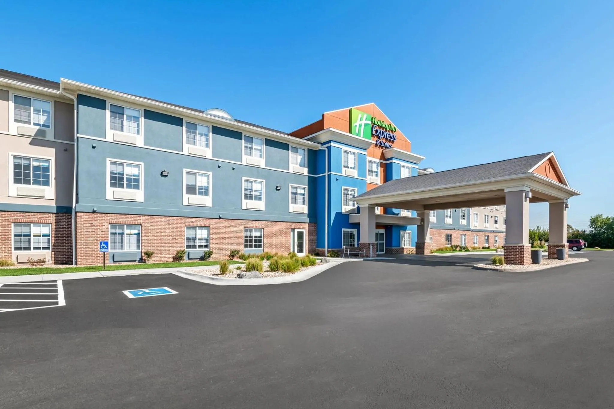 Property building in Holiday Inn Express Hotel & Suites Council Bluffs - Convention Center Area by IHG