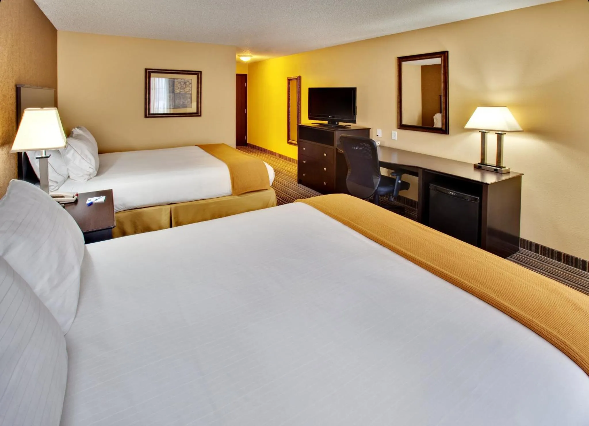 Photo of the whole room, Bed in Holiday Inn Express Hotel & Suites Council Bluffs - Convention Center Area by IHG