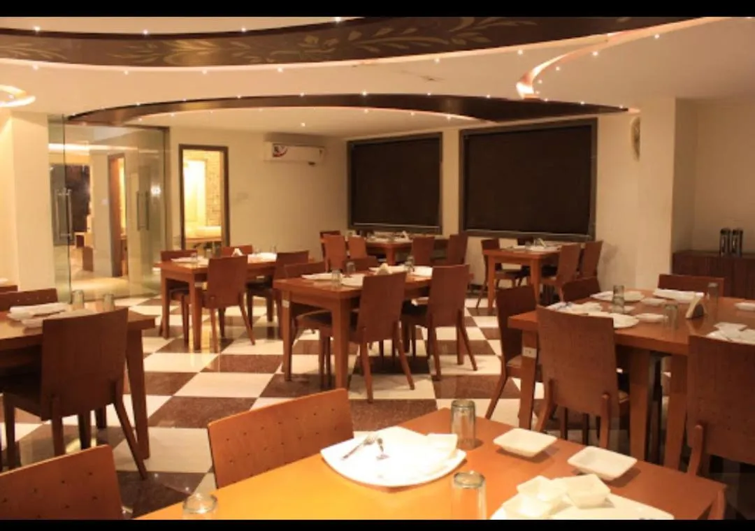 Restaurant/places to eat in Hotel Vaikunth By Adamo