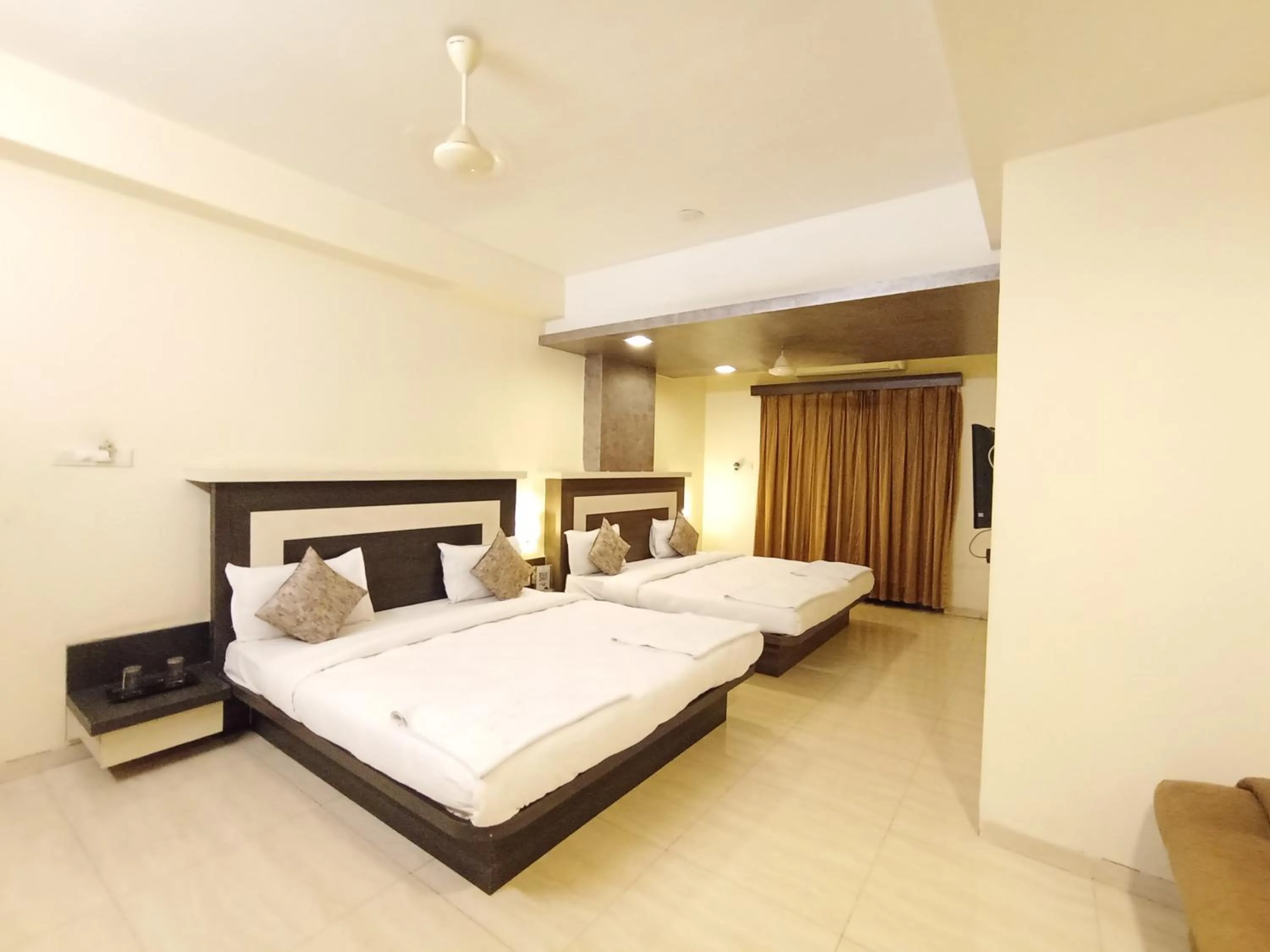 Bed in Hotel Vaikunth By Adamo