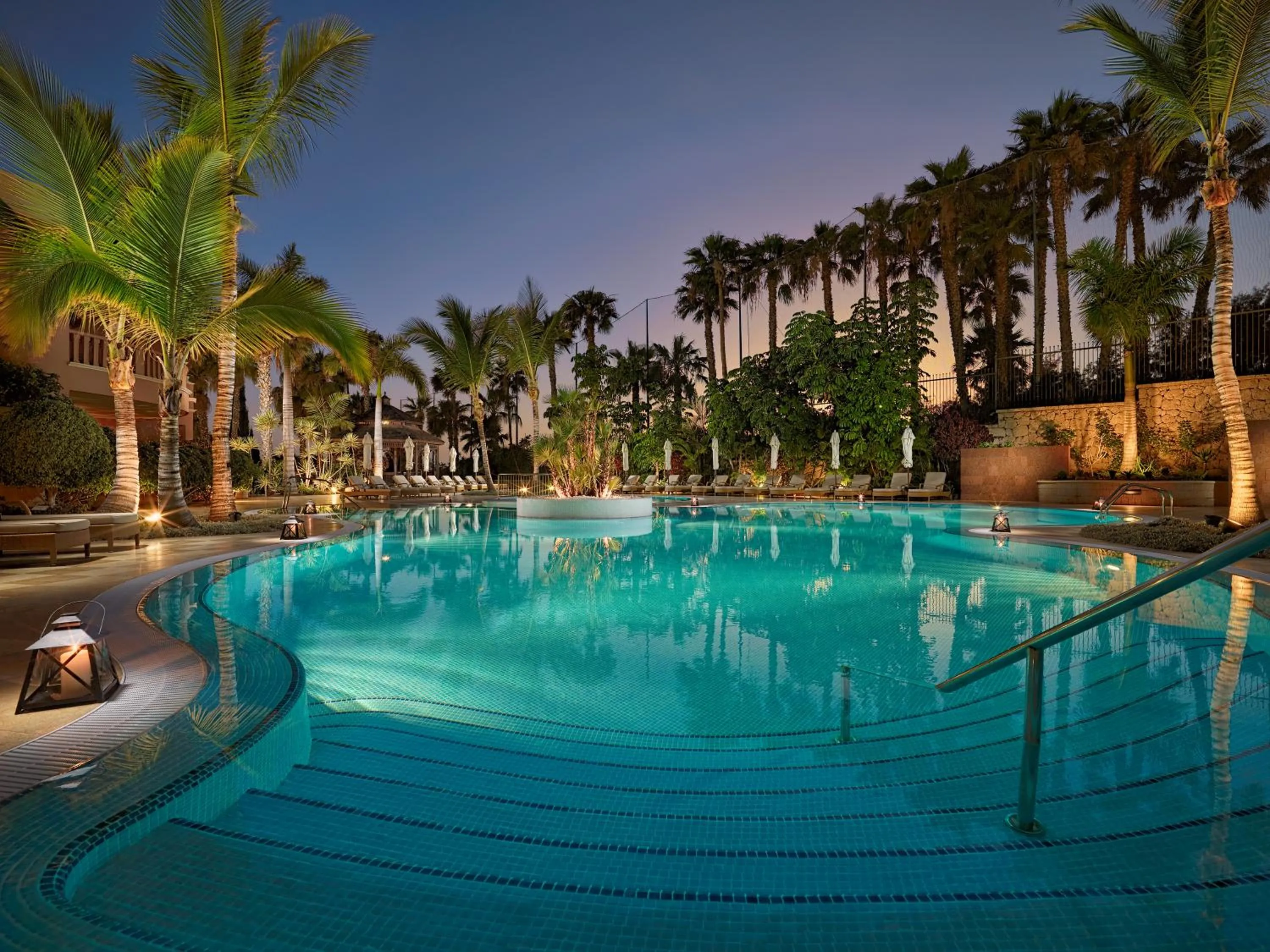 Swimming pool in Hotel Las Madrigueras Golf Resort & Spa - Adults Only