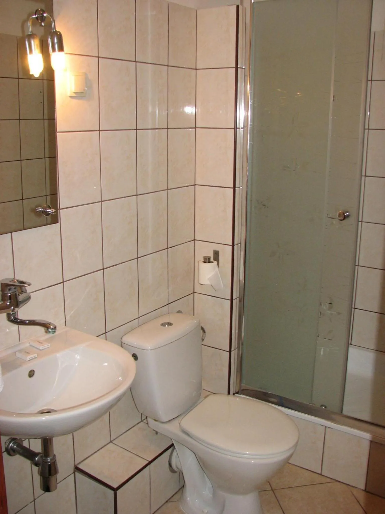 Bathroom in Hotel Julianów