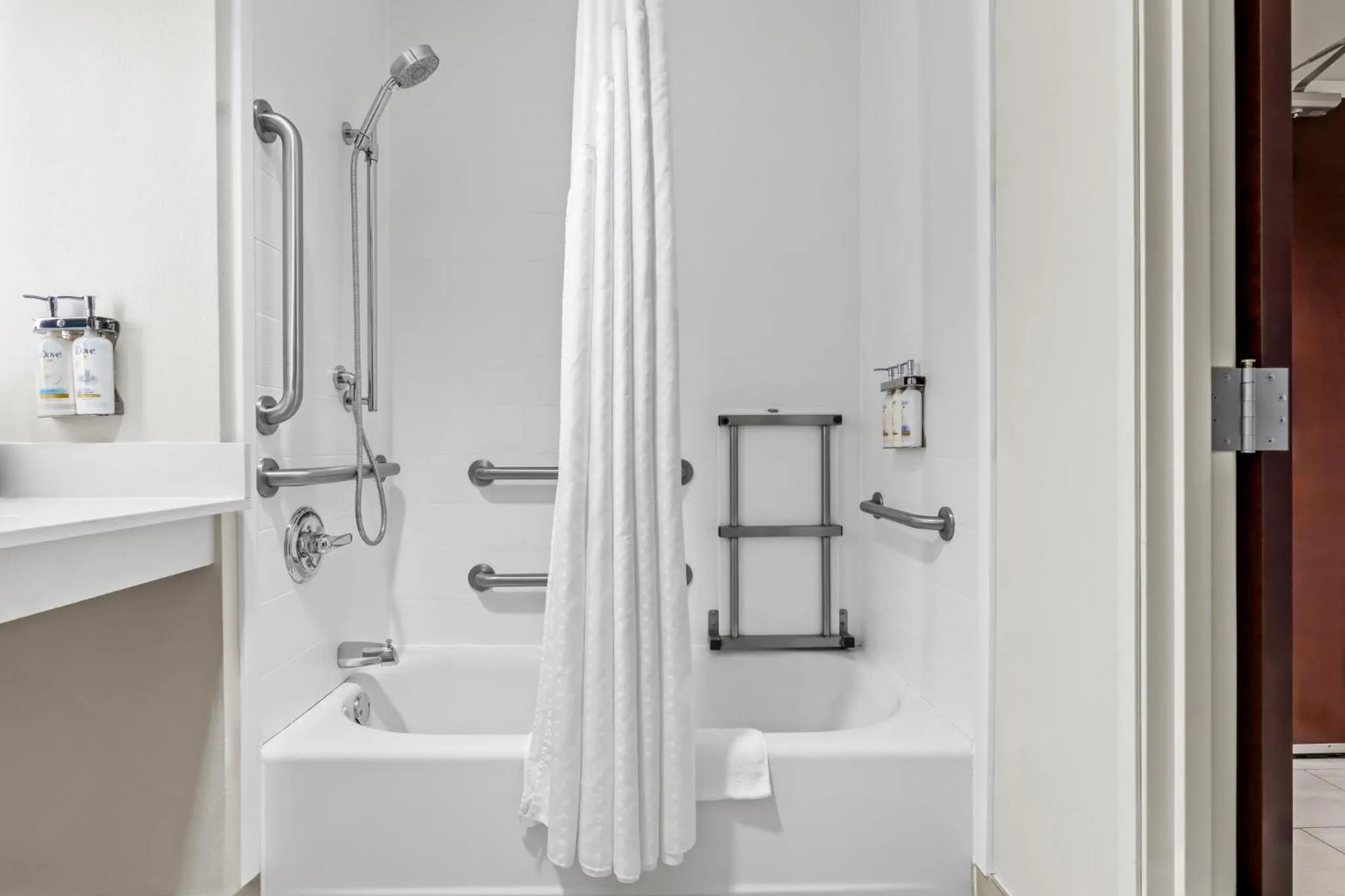 Photo of the whole room in Holiday Inn Express Florence Northeast by IHG