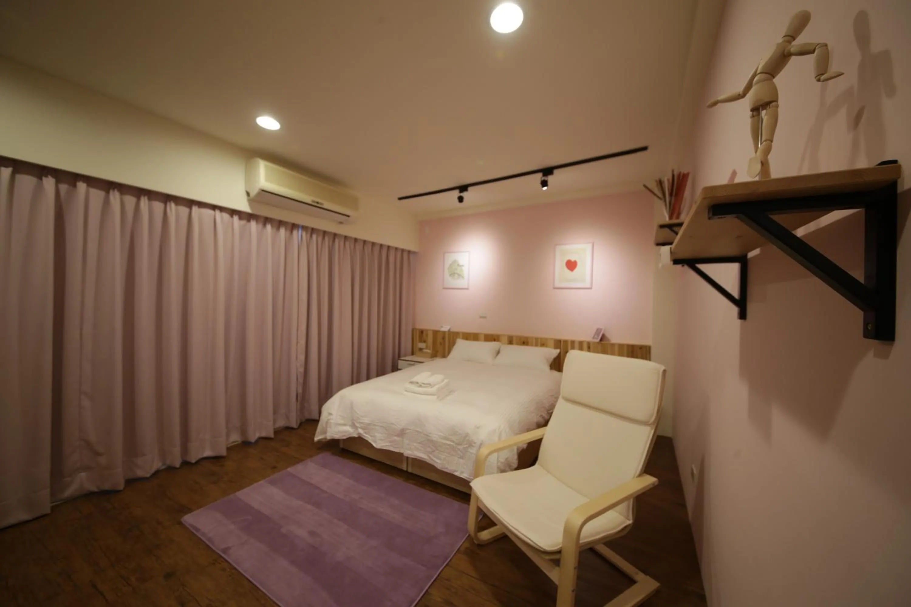 Photo of the whole room, Bed in YO HOO FARM 16 HOUSE