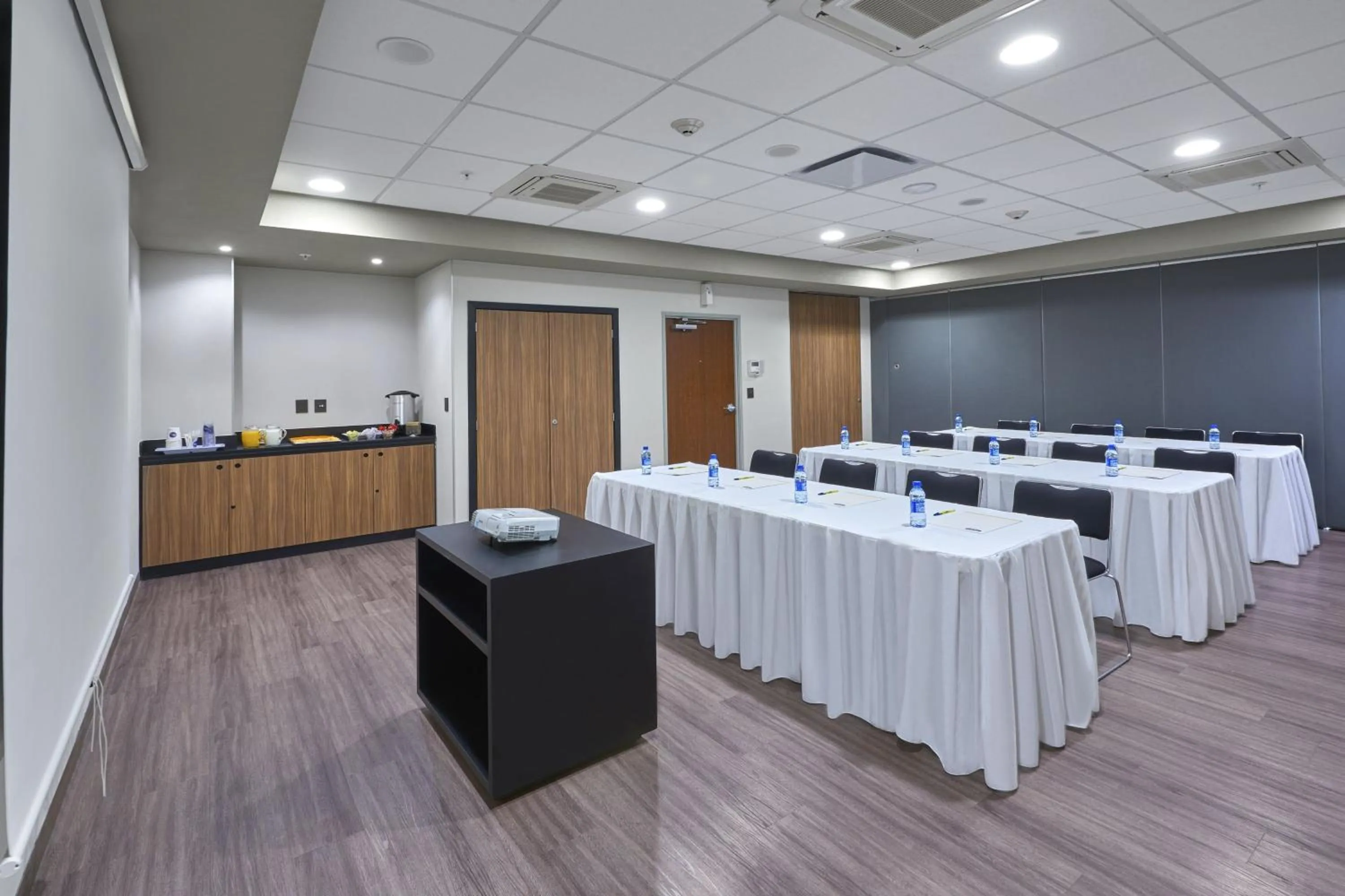 Meeting/conference room in City Express by Marriott Reynosa Aeropuerto