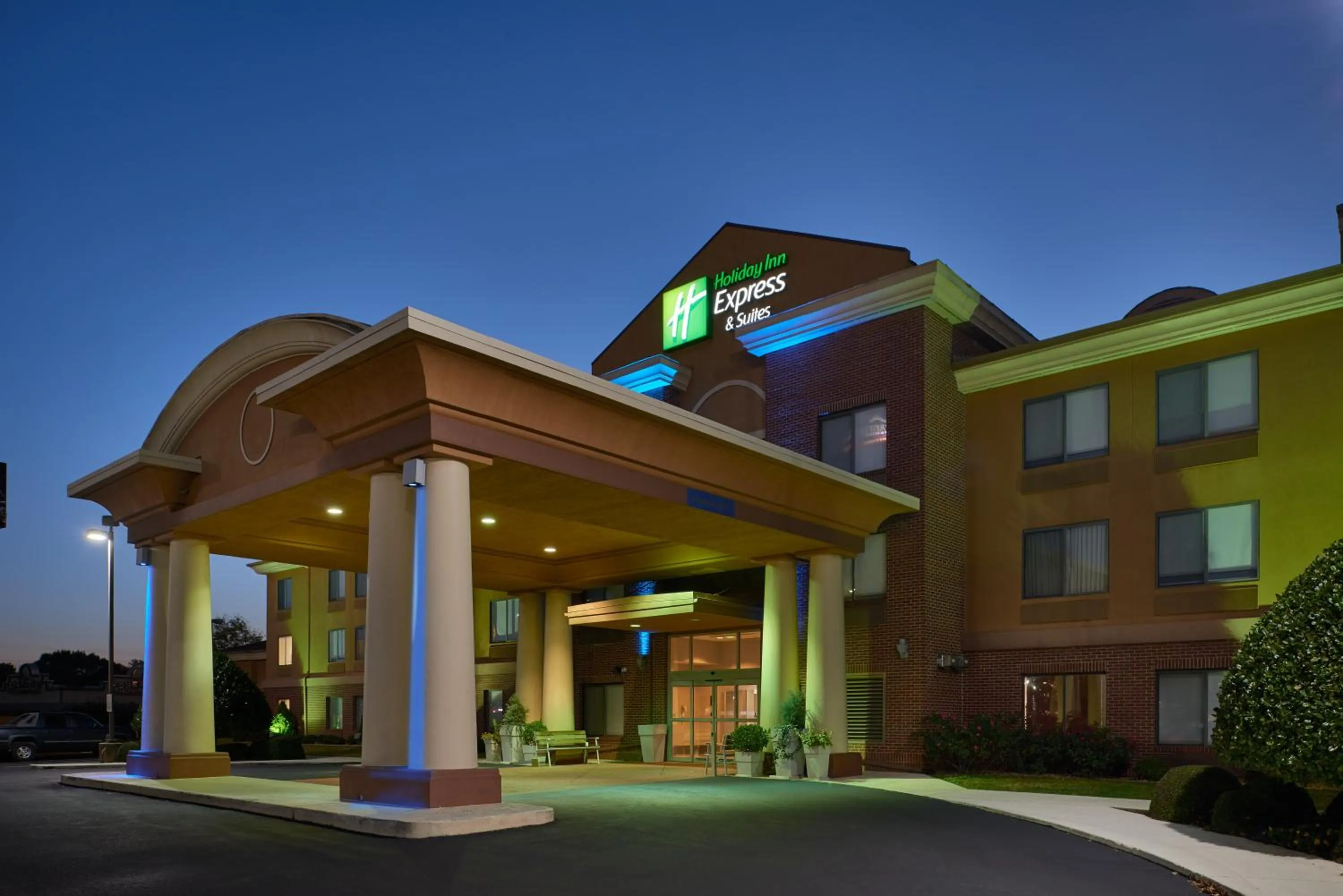 Property building in Holiday Inn Express Hotel & Suites Anniston/Oxford by IHG