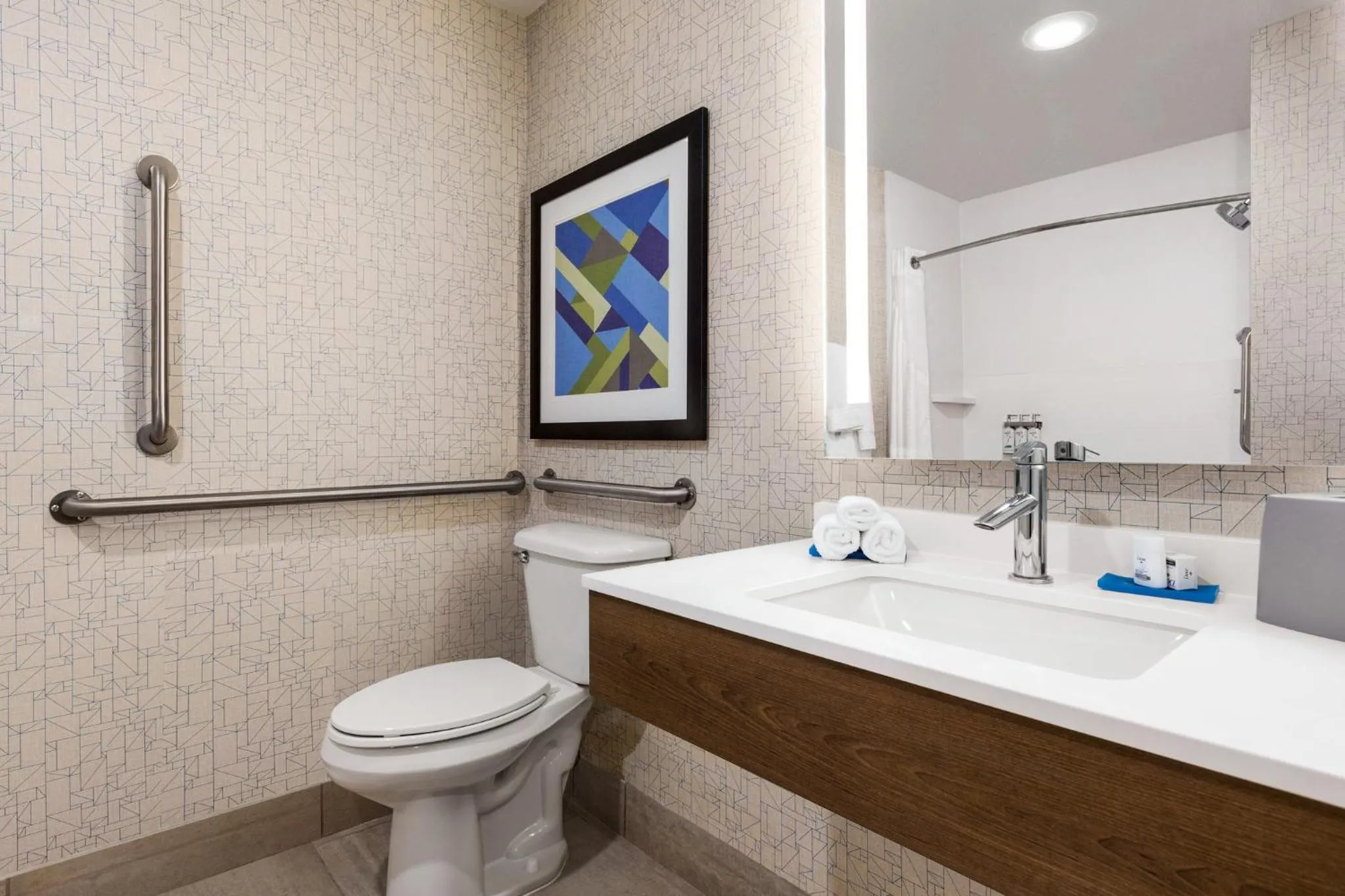 Bathroom in Holiday Inn Express Hotel & Suites Anniston/Oxford by IHG