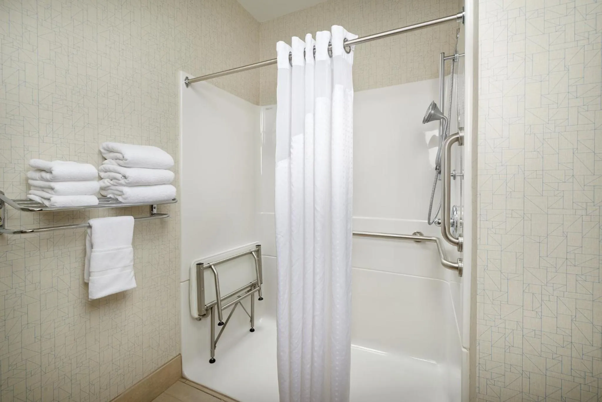 Bathroom in Holiday Inn Express Hotel & Suites Anniston/Oxford by IHG