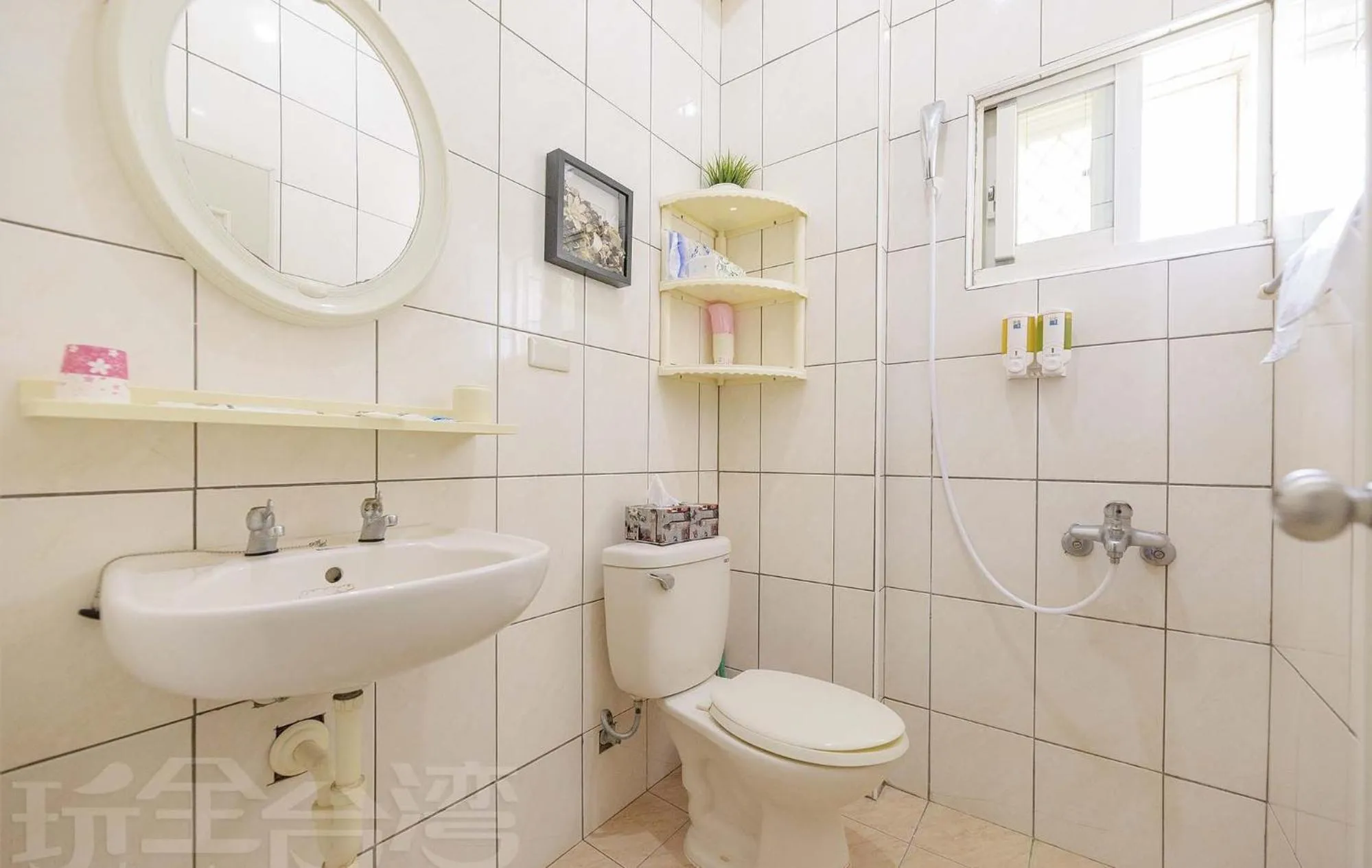 Shower in Yan Hai De Dai B&B