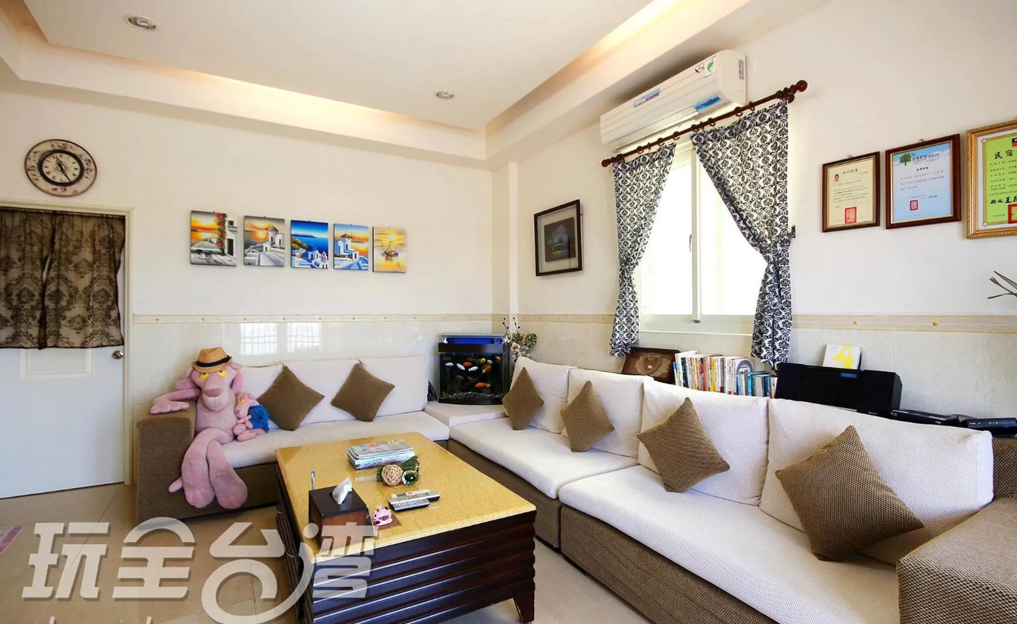 Communal lounge/ TV room in Yan Hai De Dai B&B