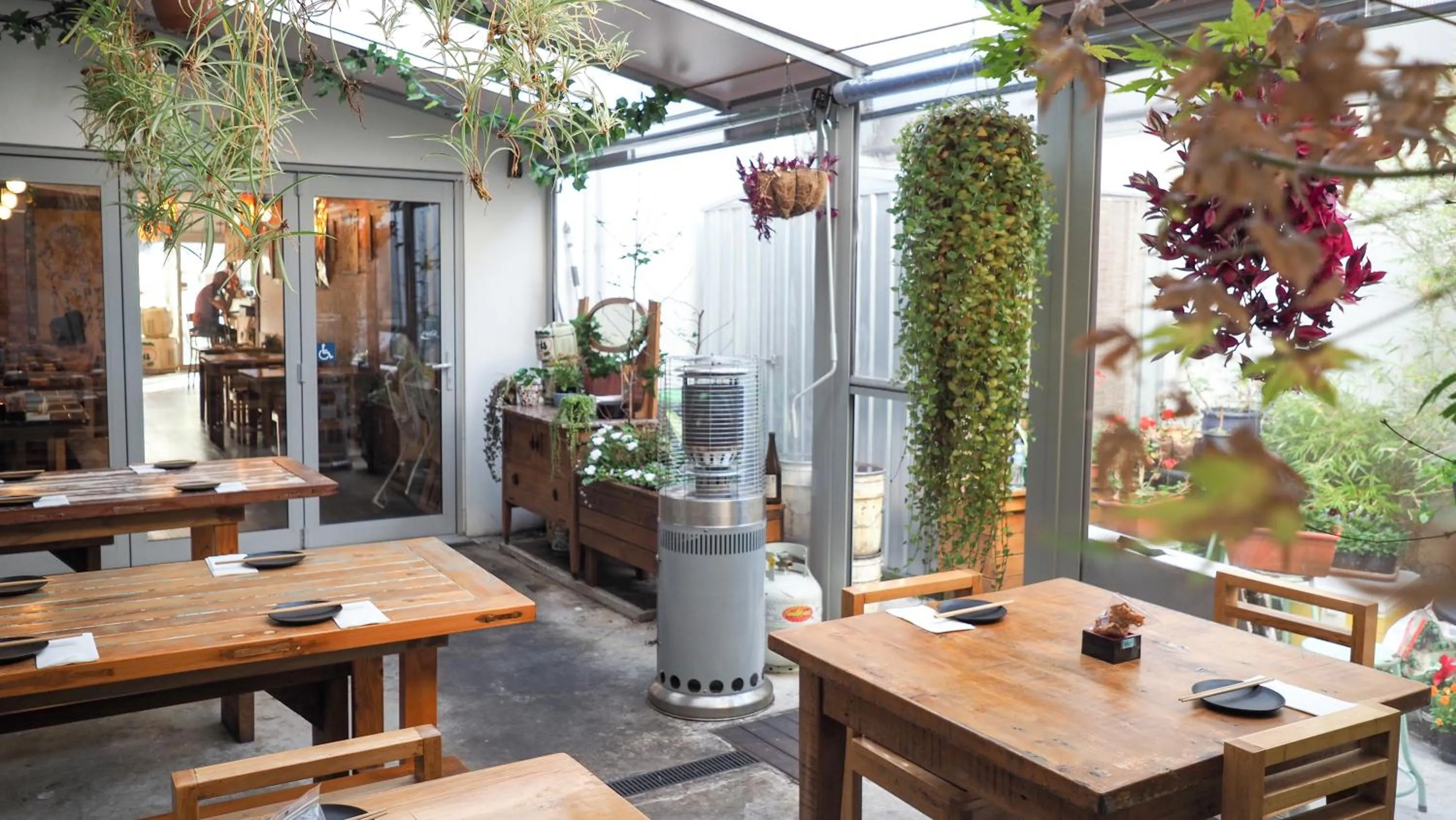 Restaurant/places to eat in Colombo Lodge Hotel