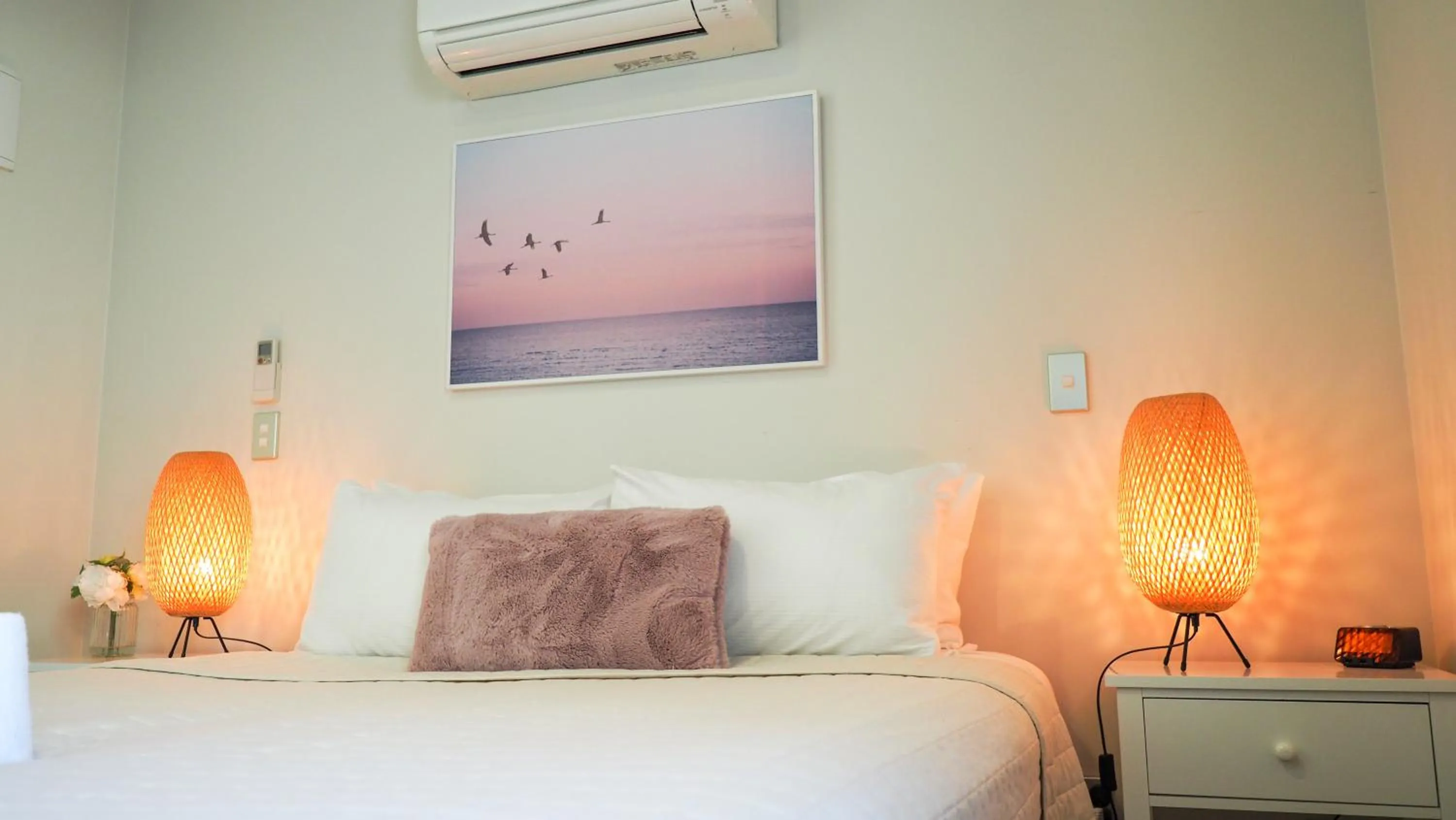 View (from property/room), Bed in Colombo Lodge Hotel