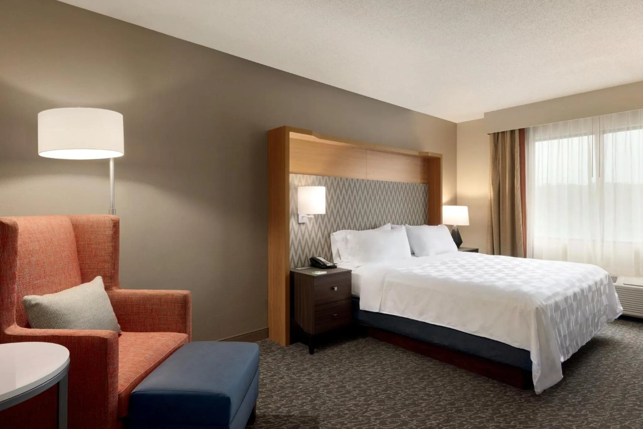 Photo of the whole room, Bed in Holiday Inn Hotel & Suites Council Bluffs by IHG