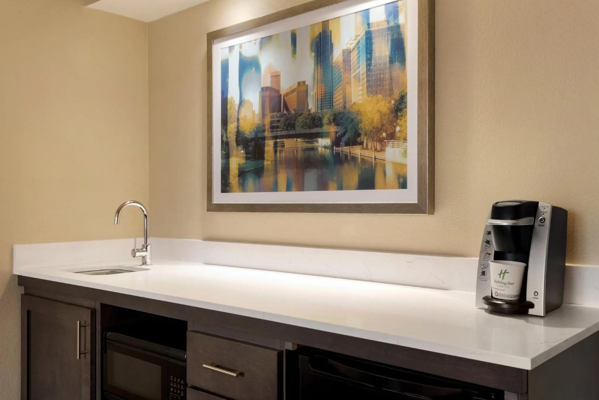 Photo of the whole room in Holiday Inn Hotel & Suites Council Bluffs by IHG