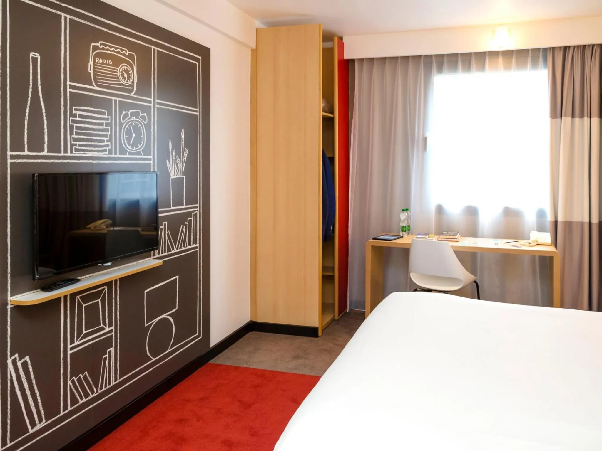 Photo of the whole room, Bed in Hotel Ibis Krakow Centrum