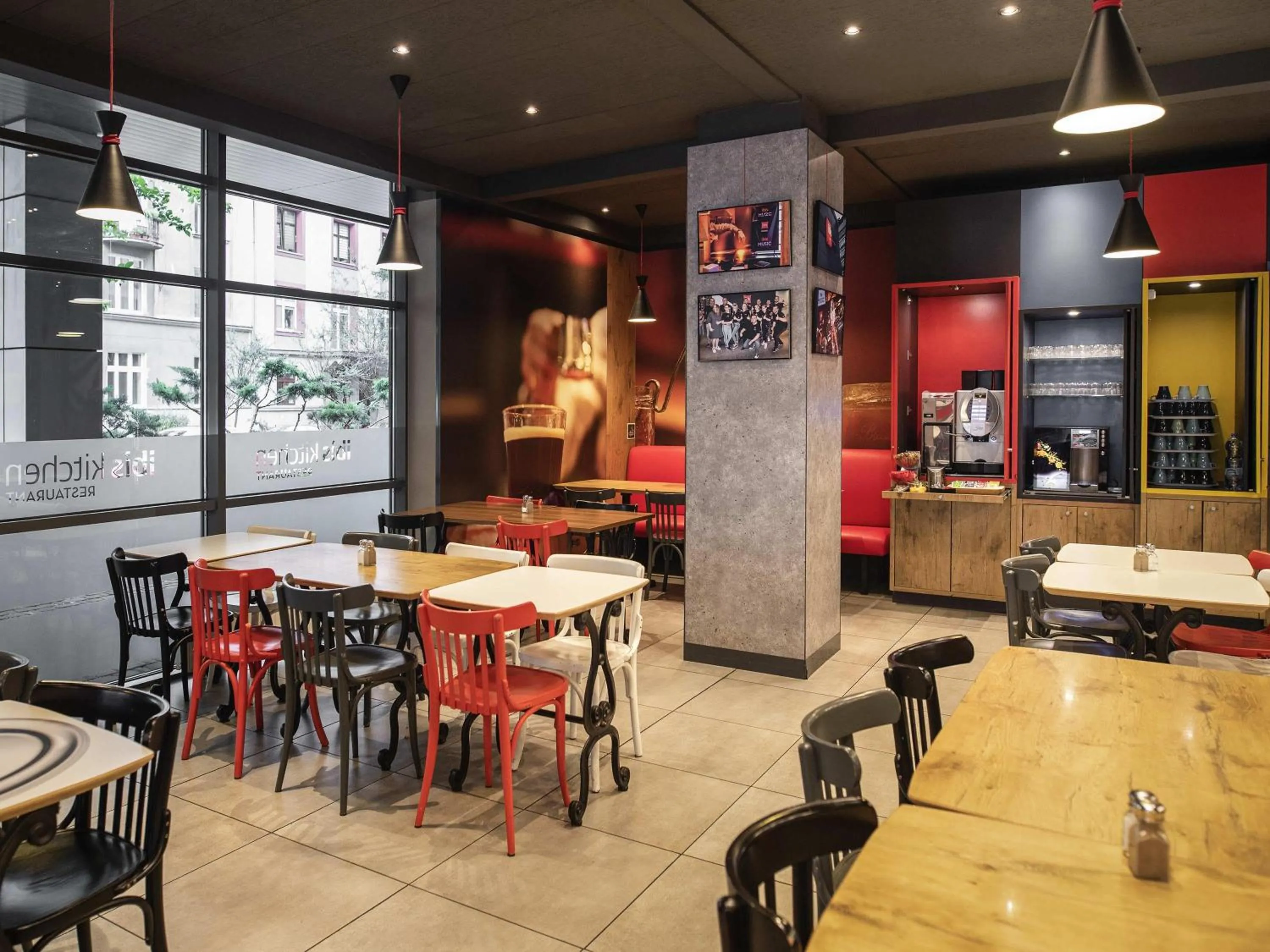 Restaurant/places to eat in Hotel Ibis Krakow Centrum